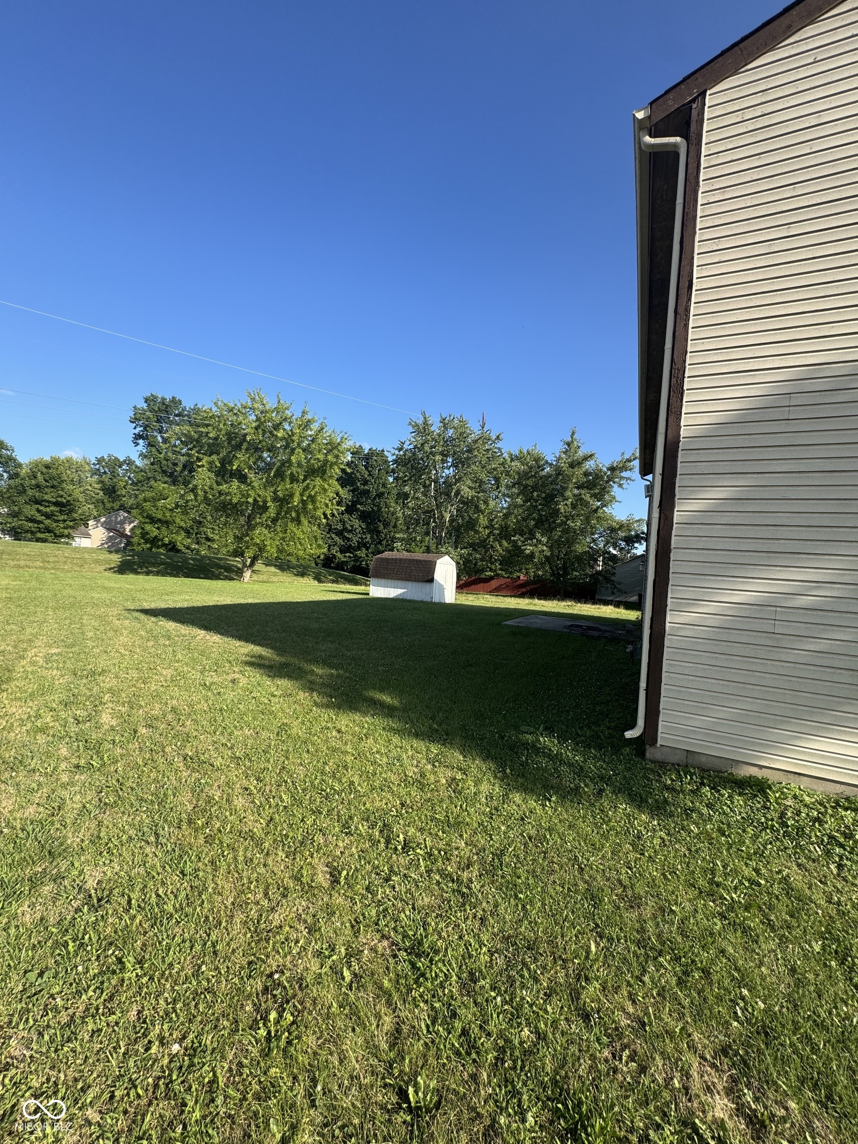 1129 Fontana Court, Indianapolis, IN, 46229 photo 4 of 34
