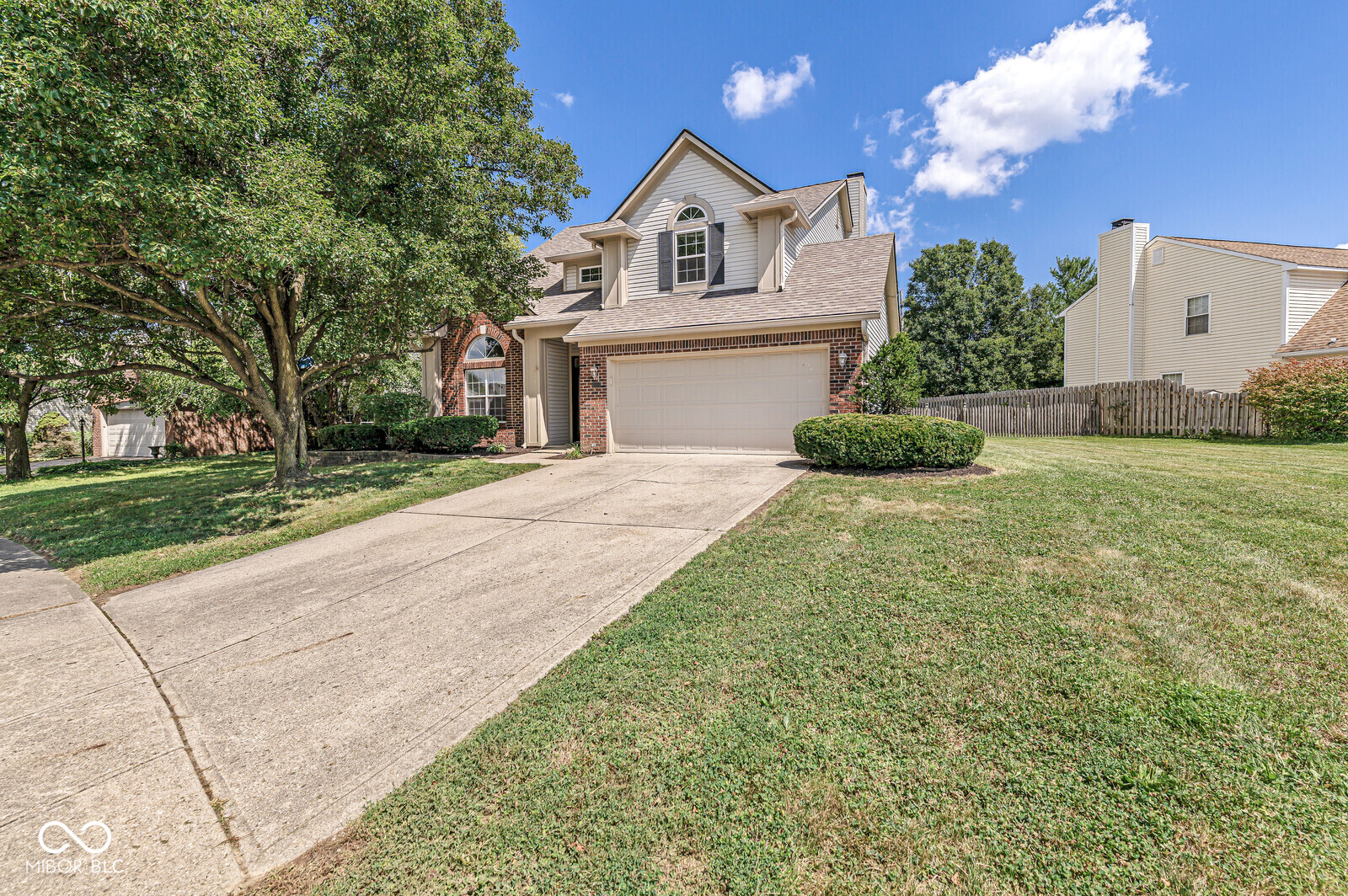 6244 Valleyview Drive, Fishers, IN, 46038 photo 4 of 65