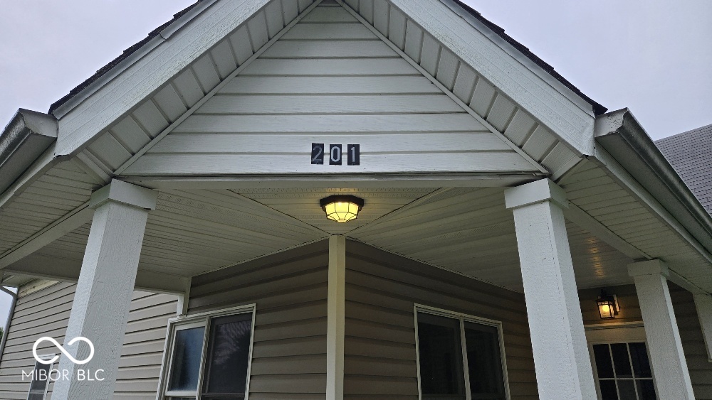 201 W Washington Street, Roachdale, IN, 46172 photo 4 of 20