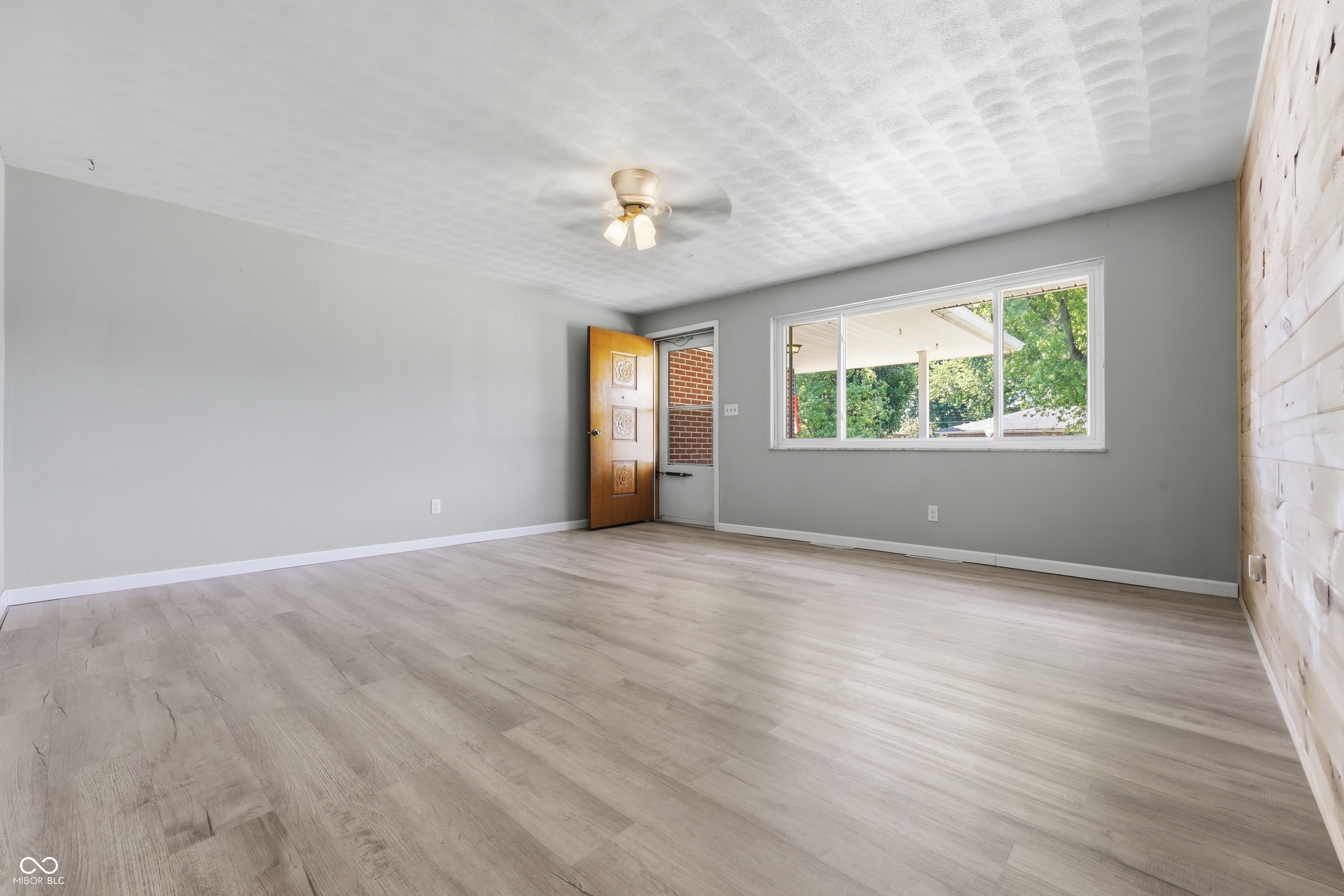 912 W 10th Street, Greensburg, IN, 47240 photo 4 of 43
