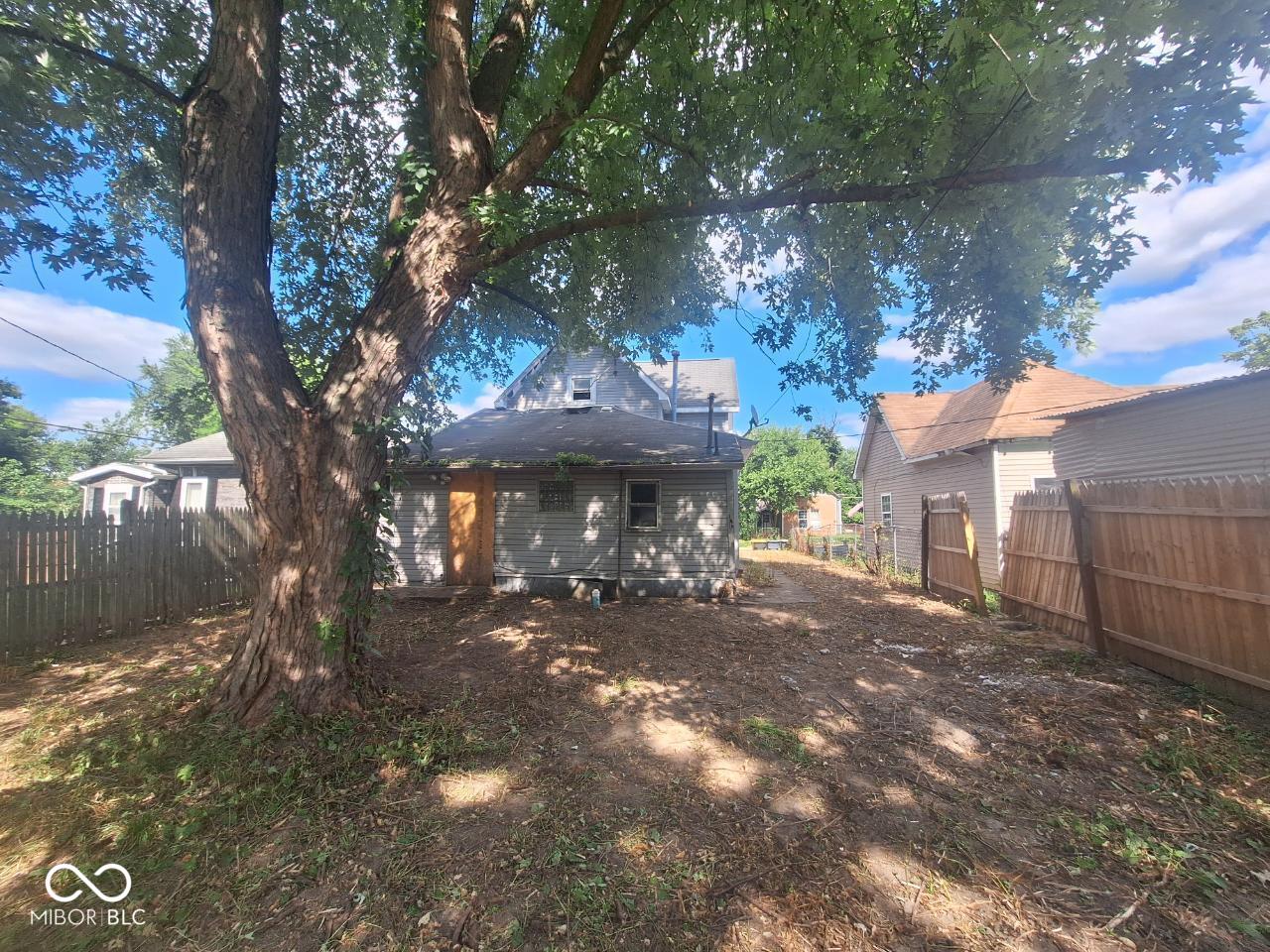 2209 E Lynn Street, Anderson, IN, 46016 photo 4 of 21