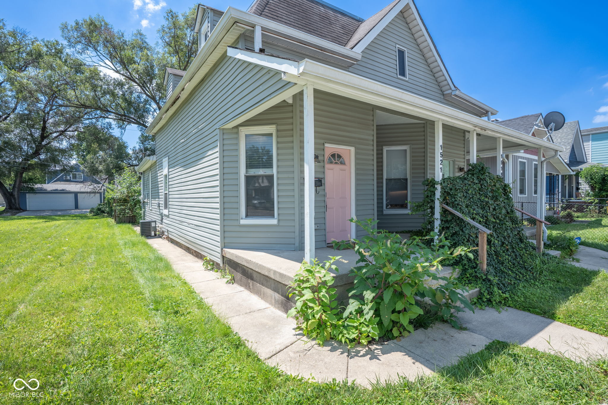 1519 English, Indianapolis, IN, 46201 photo 4 of 47