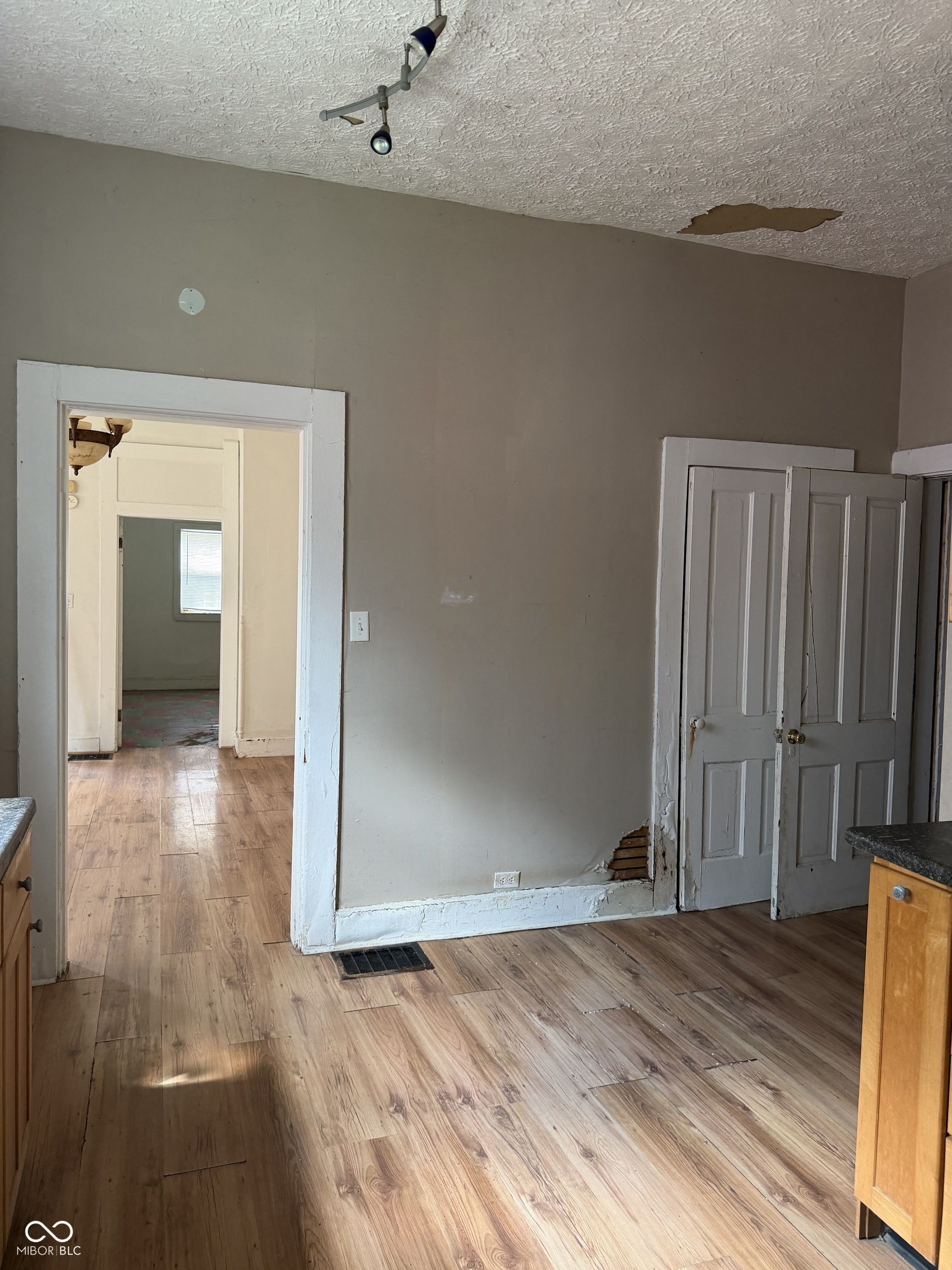 231 N Summit Street, Indianapolis, IN, 46201 photo 4 of 9