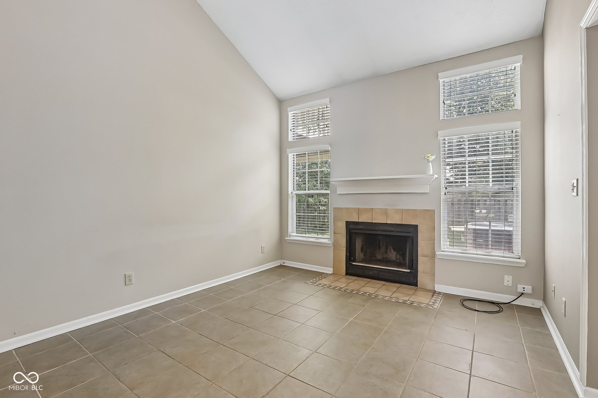 9495 Aberdare Drive, Indianapolis, IN, 46250 photo 4 of 36