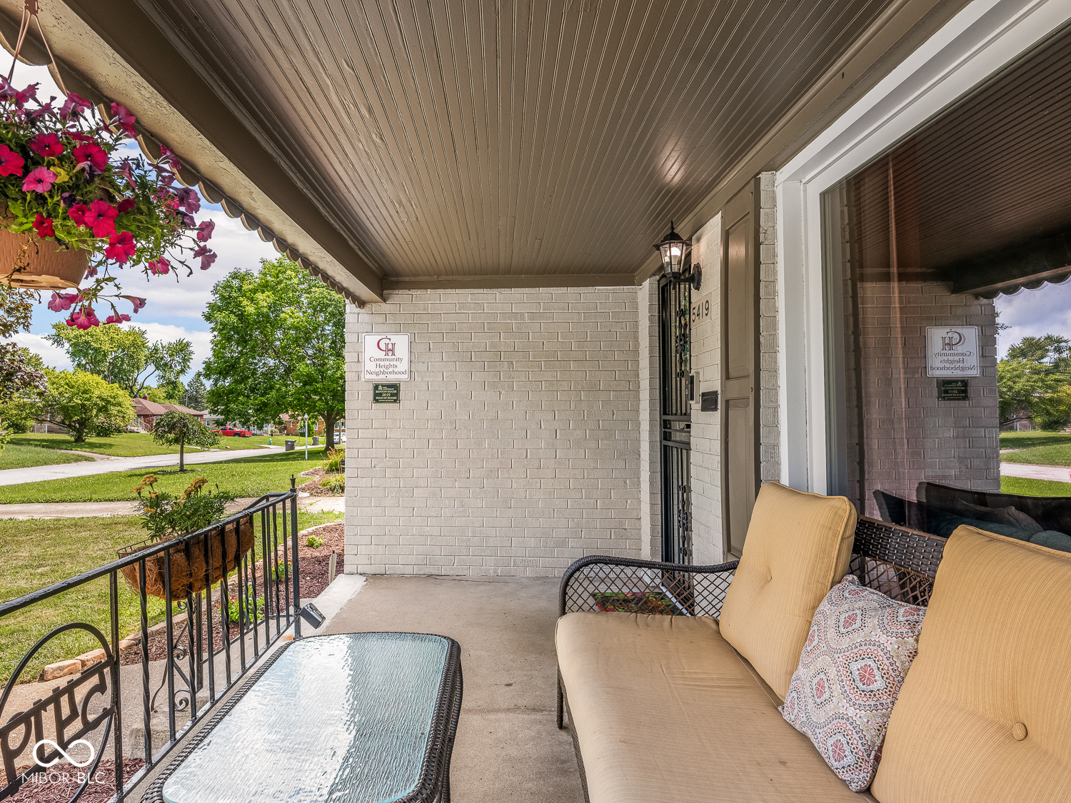 5419 Wayne Drive, Indianapolis, IN, 46219 photo 4 of 53