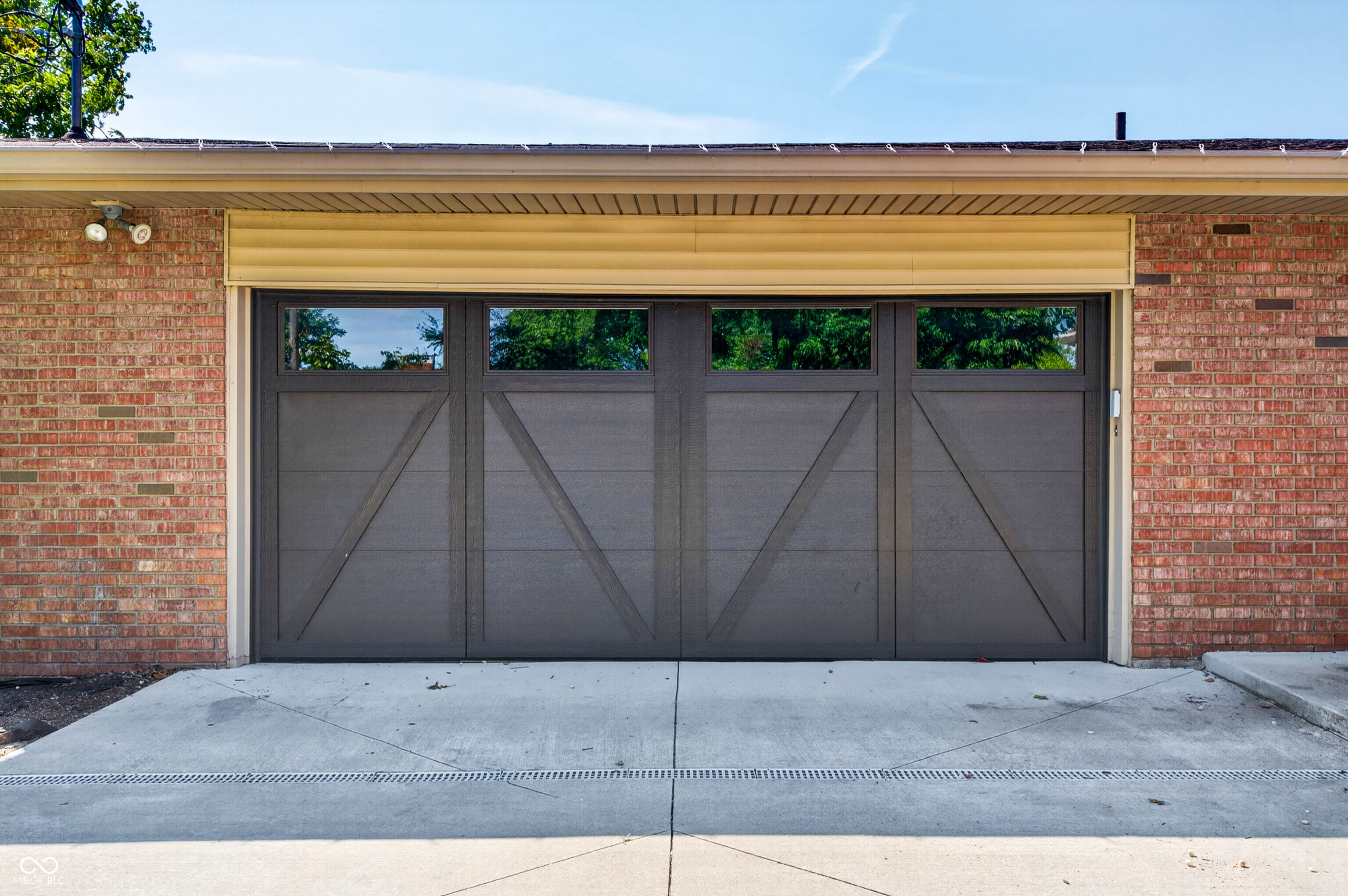 3783 W North Wood Lake Drive, Columbus, IN, 47201 photo 4 of 84