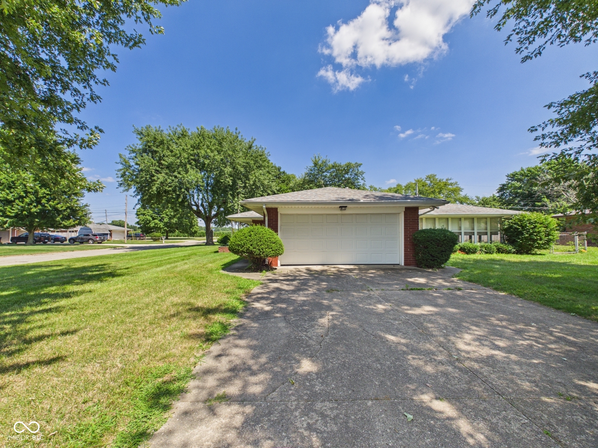 9 W Whitehall Way, Anderson, IN, 46013 photo 4 of 43