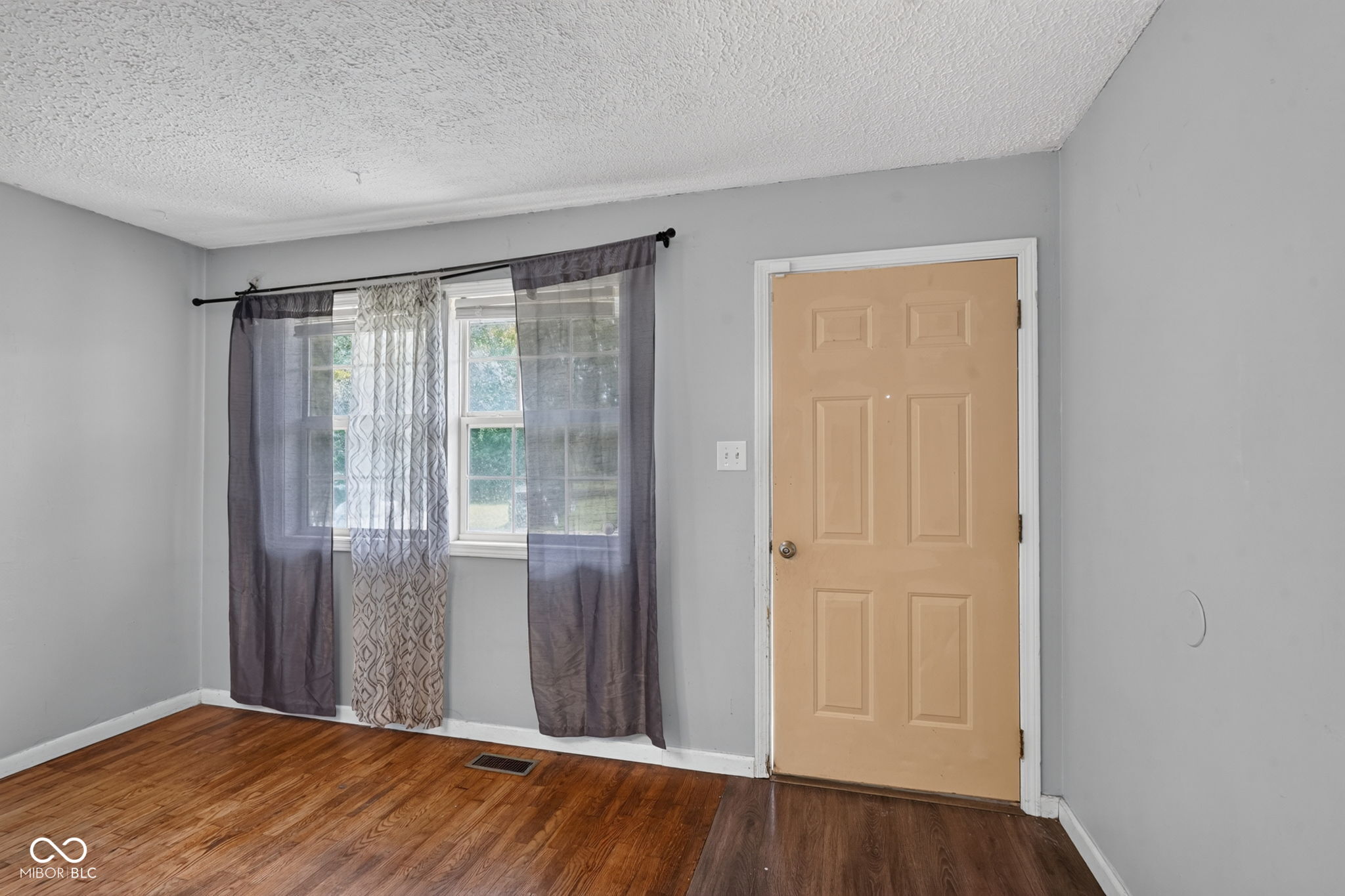 332 S Mcclure Street, Indianapolis, IN, 46241 photo 4 of 26