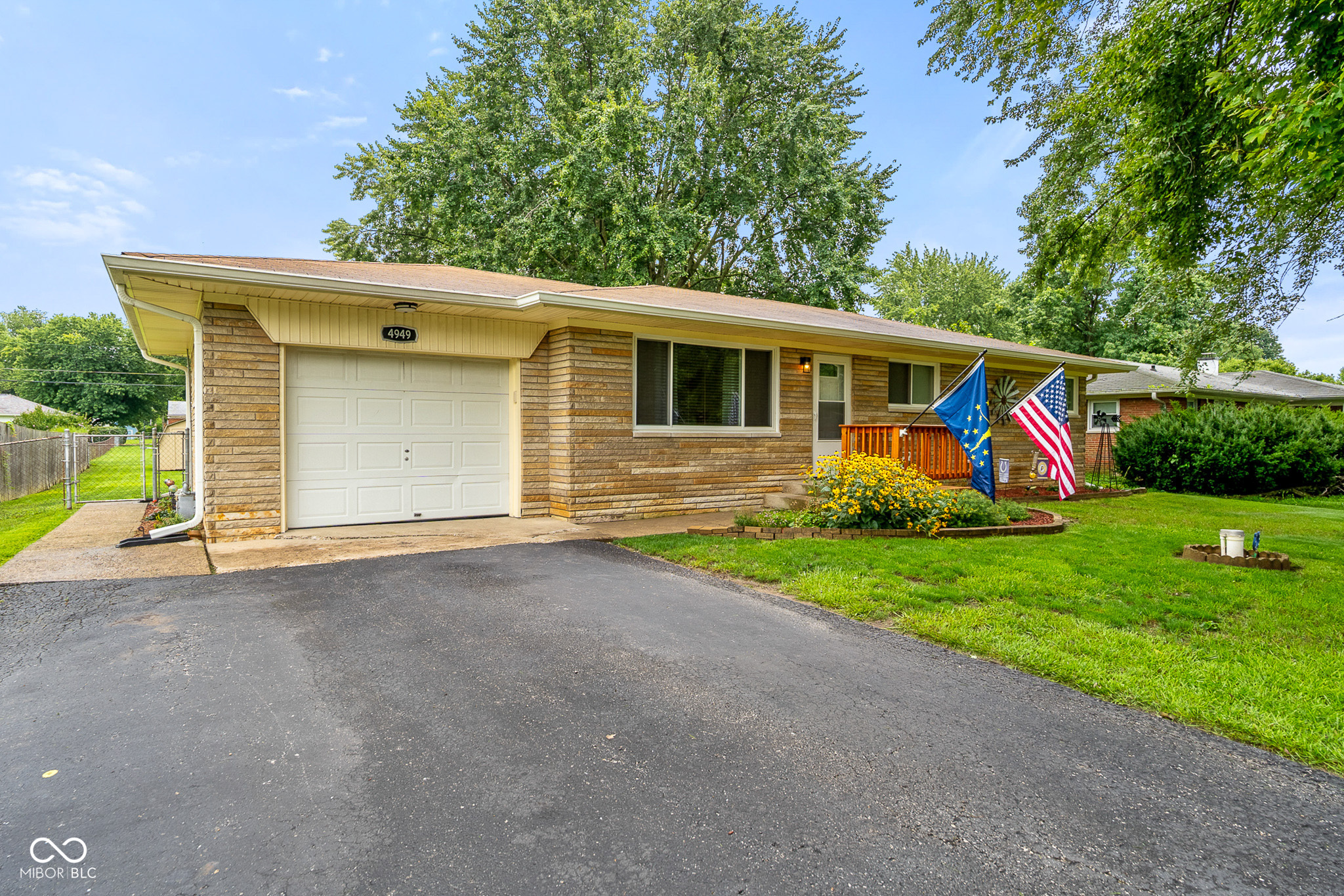 4949 Brehob, Indianapolis, IN, 46217 photo 4 of 35