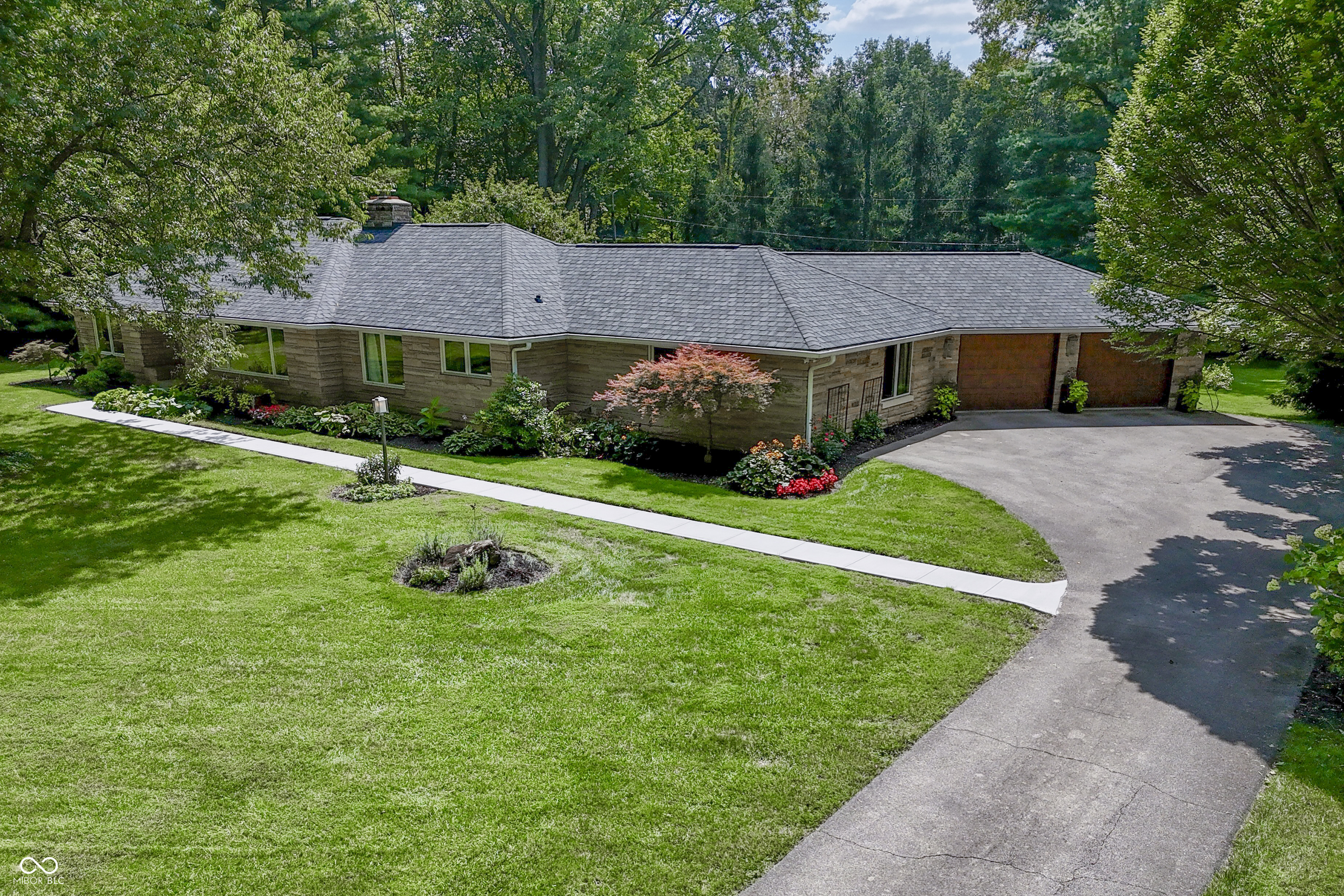 39 Highland Manor Court N, Indianapolis, IN, 46228 photo 4 of 67