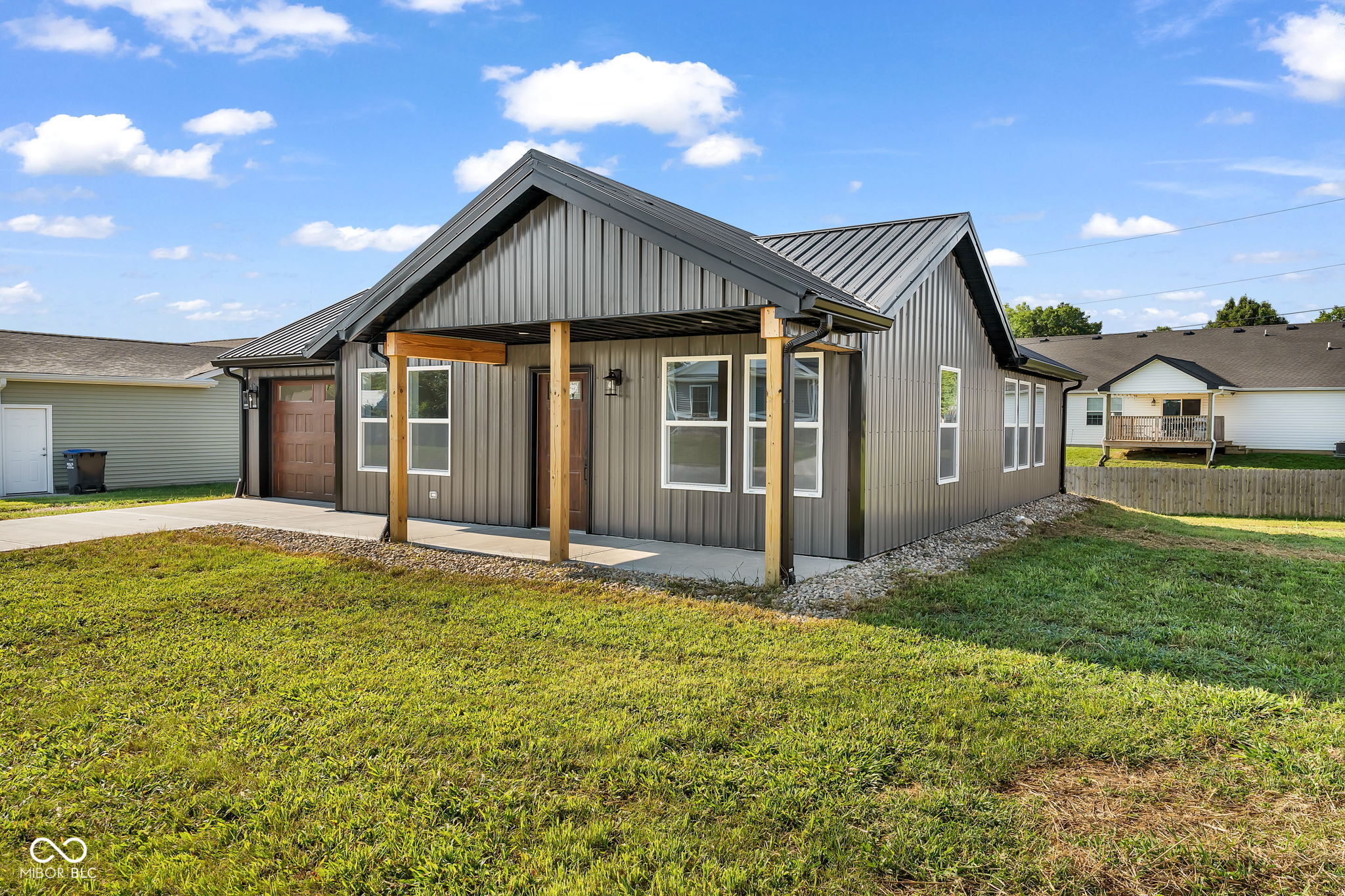 406 E College Street, Bainbridge, IN, 46105 photo 4 of 33