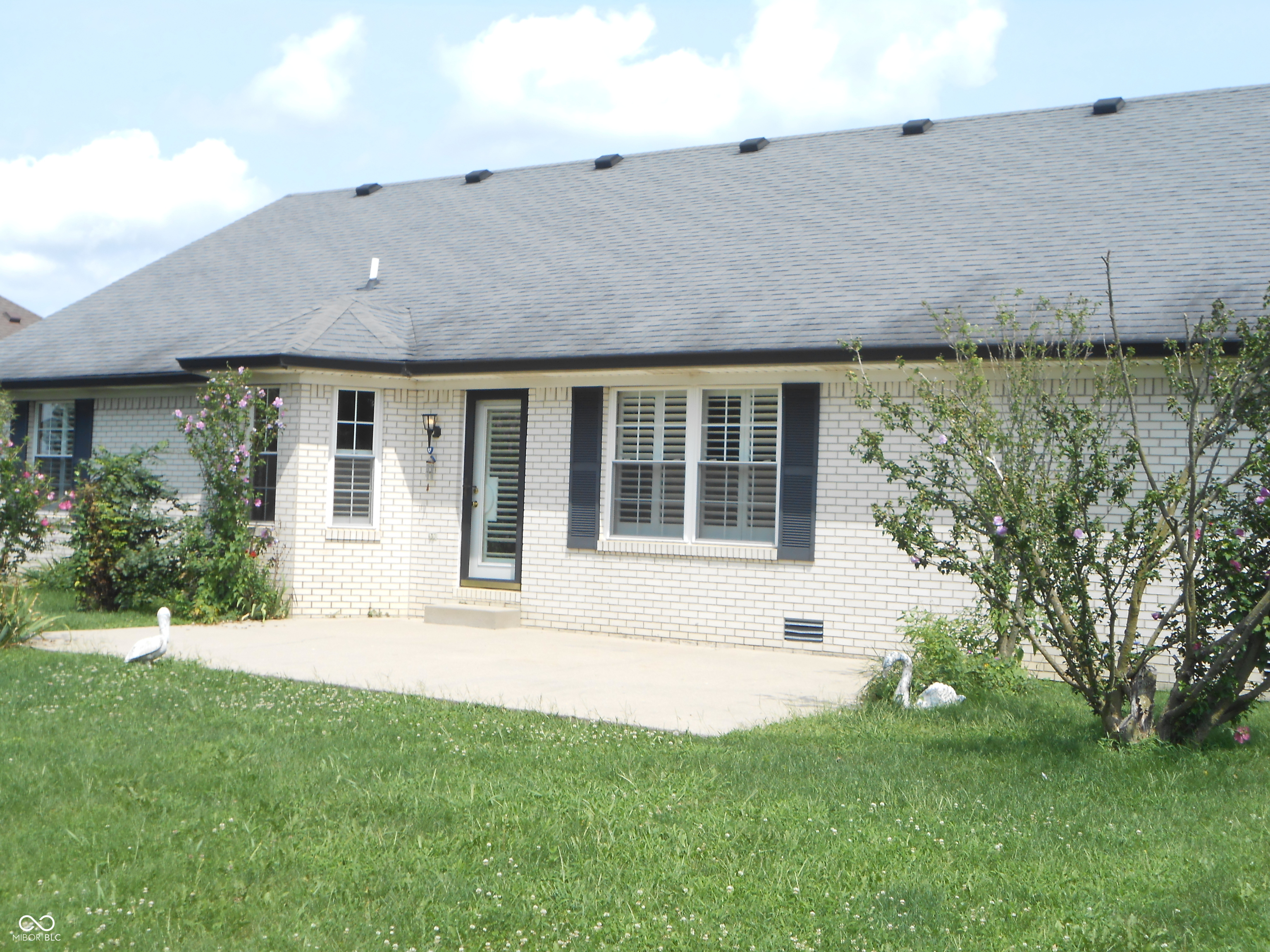 4140 S Danita Court S, New Palestine, IN, 46163 photo 4 of 31