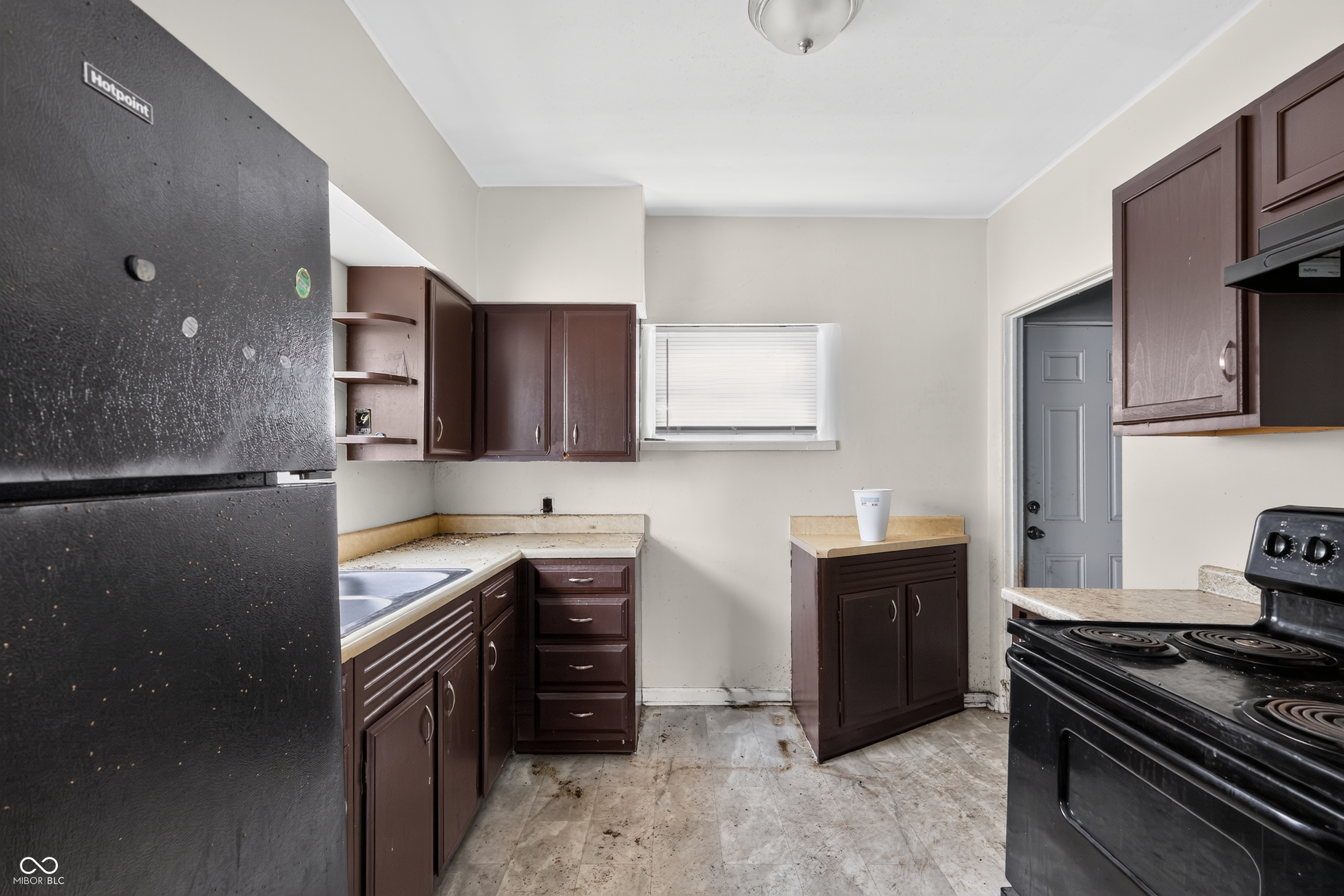 4818 English Avenue, Indianapolis, IN, 46201 photo 4 of 8