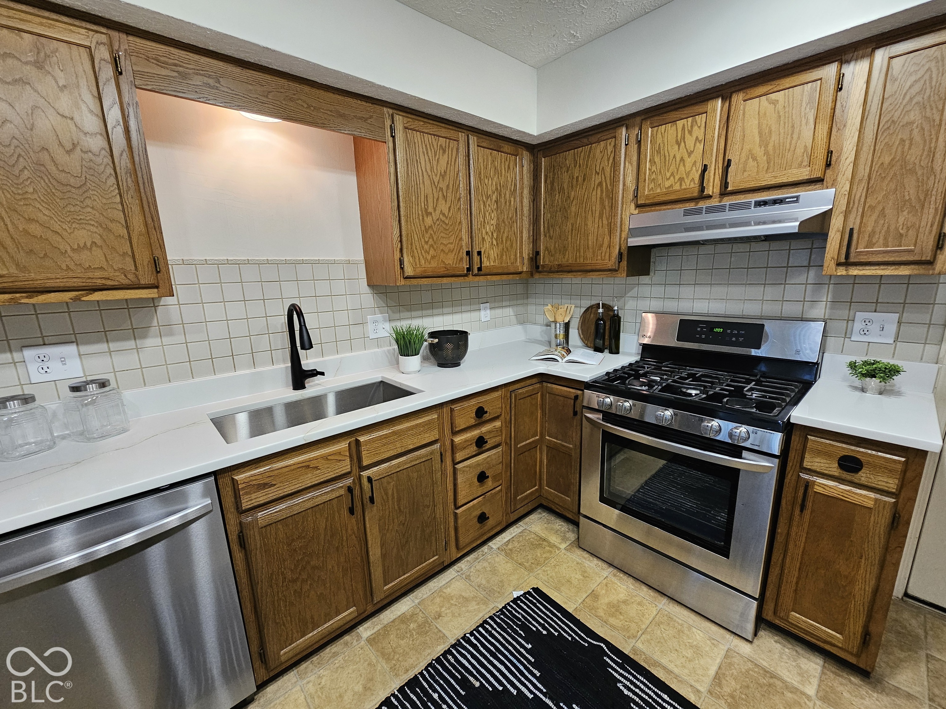 2448 Hideaway North Drive, Indianapolis, IN, 46268 photo 4 of 22