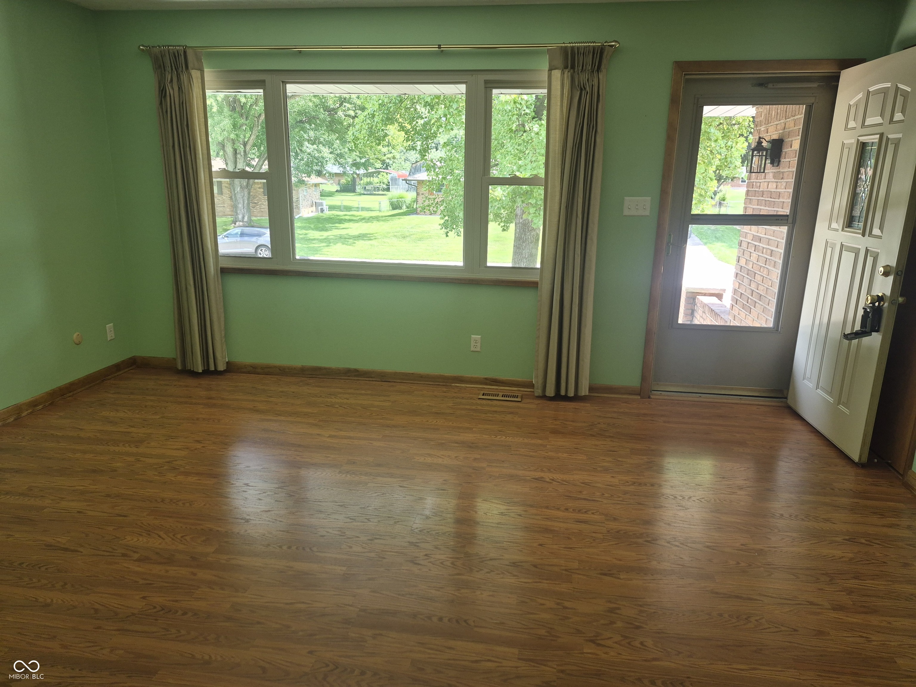 3546 Rahke Road, Indianapolis, IN, 46217 photo 4 of 16