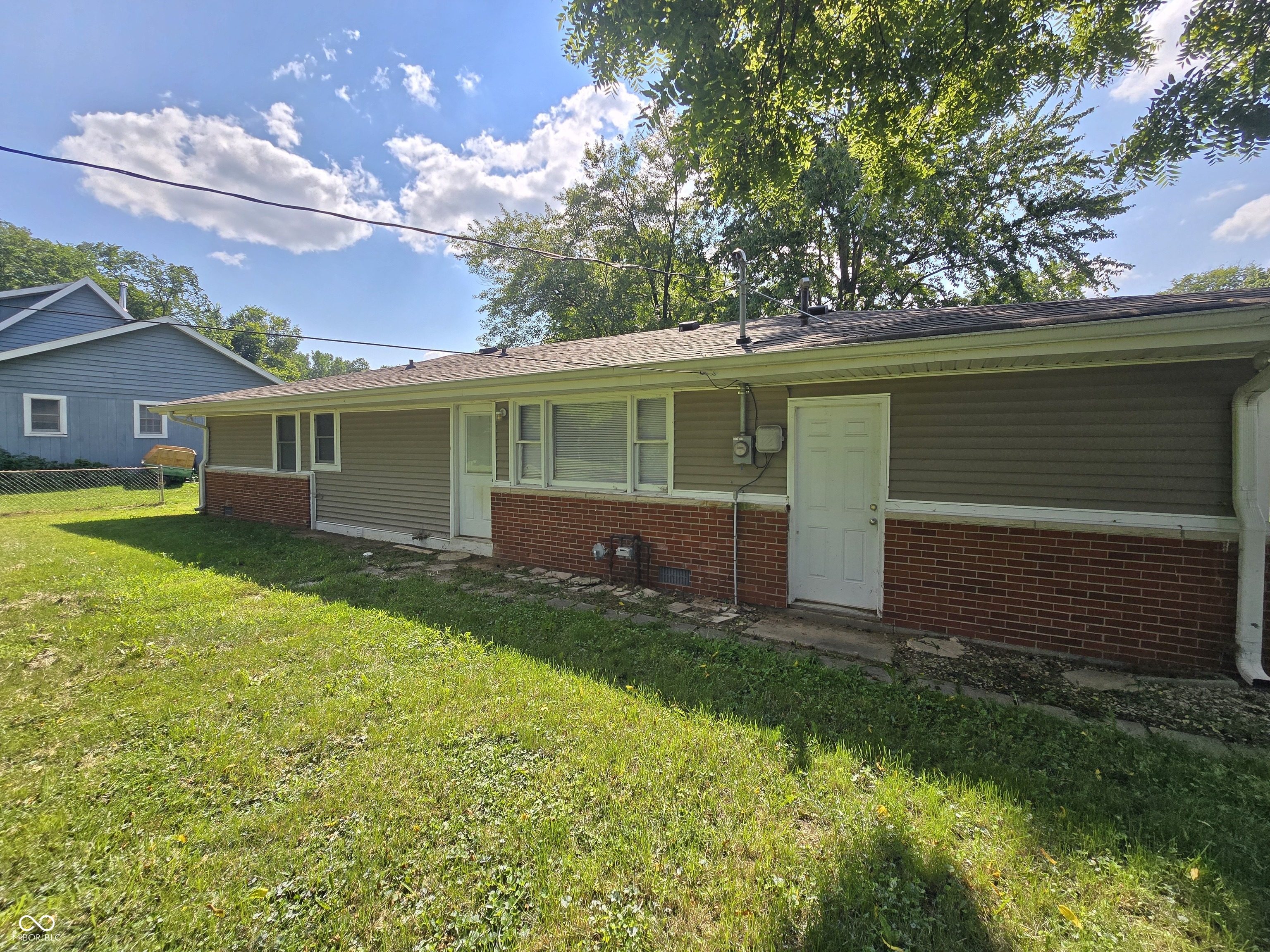 1230 Oakland Drive, Anderson, IN, 46012 photo 4 of 19