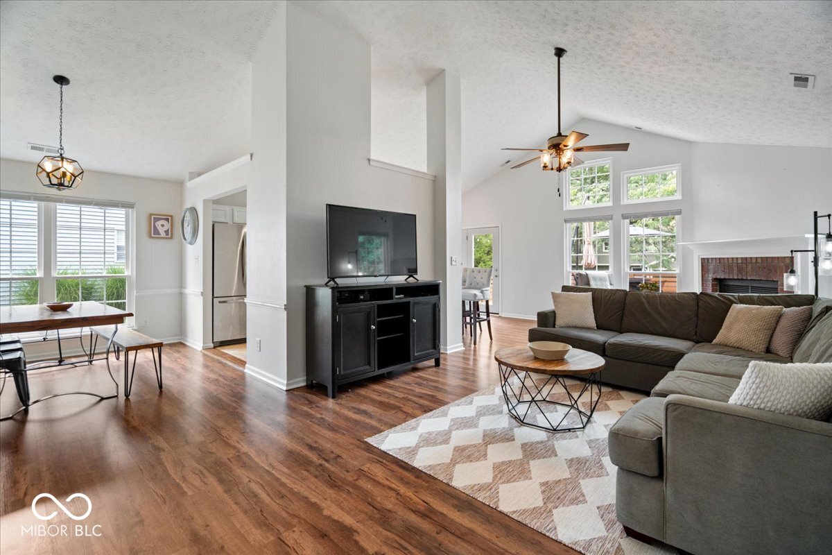11546 Jamestown Drive W, Fishers, IN, 46038 photo 4 of 40