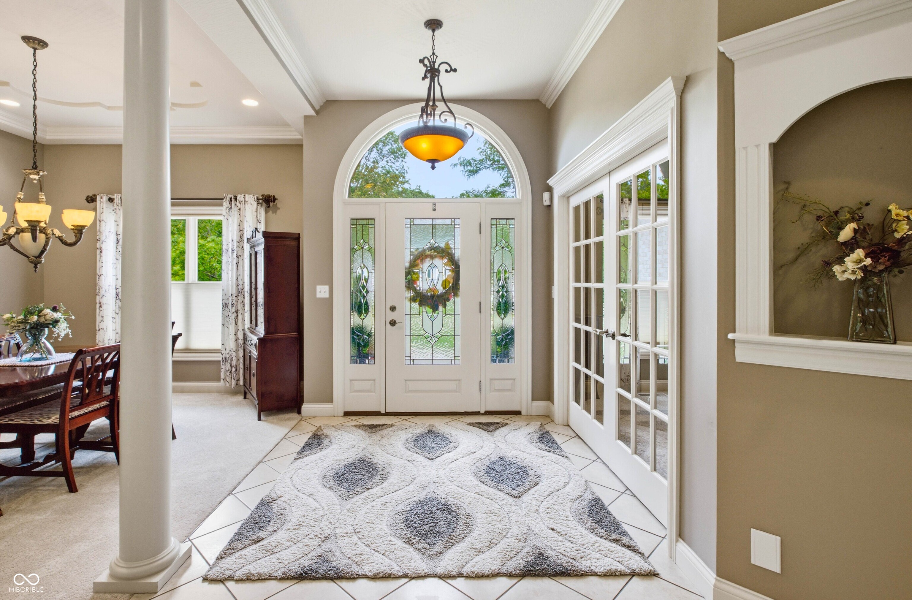 2541 W Apple Blossom Lane, Columbus, IN, 47201 photo 4 of 45