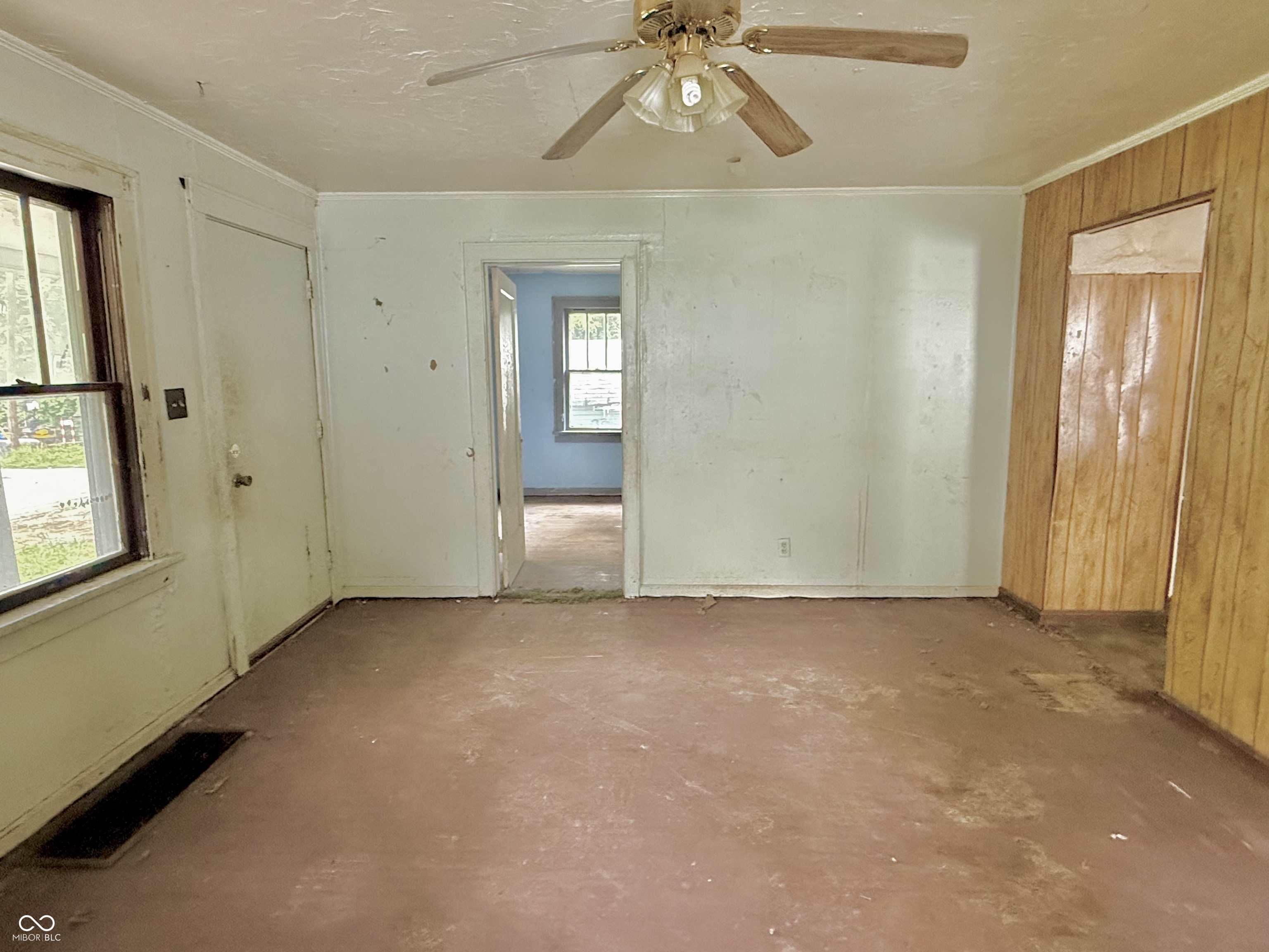 8 Dixie Drive, Anderson, IN, 46016 photo 4 of 41