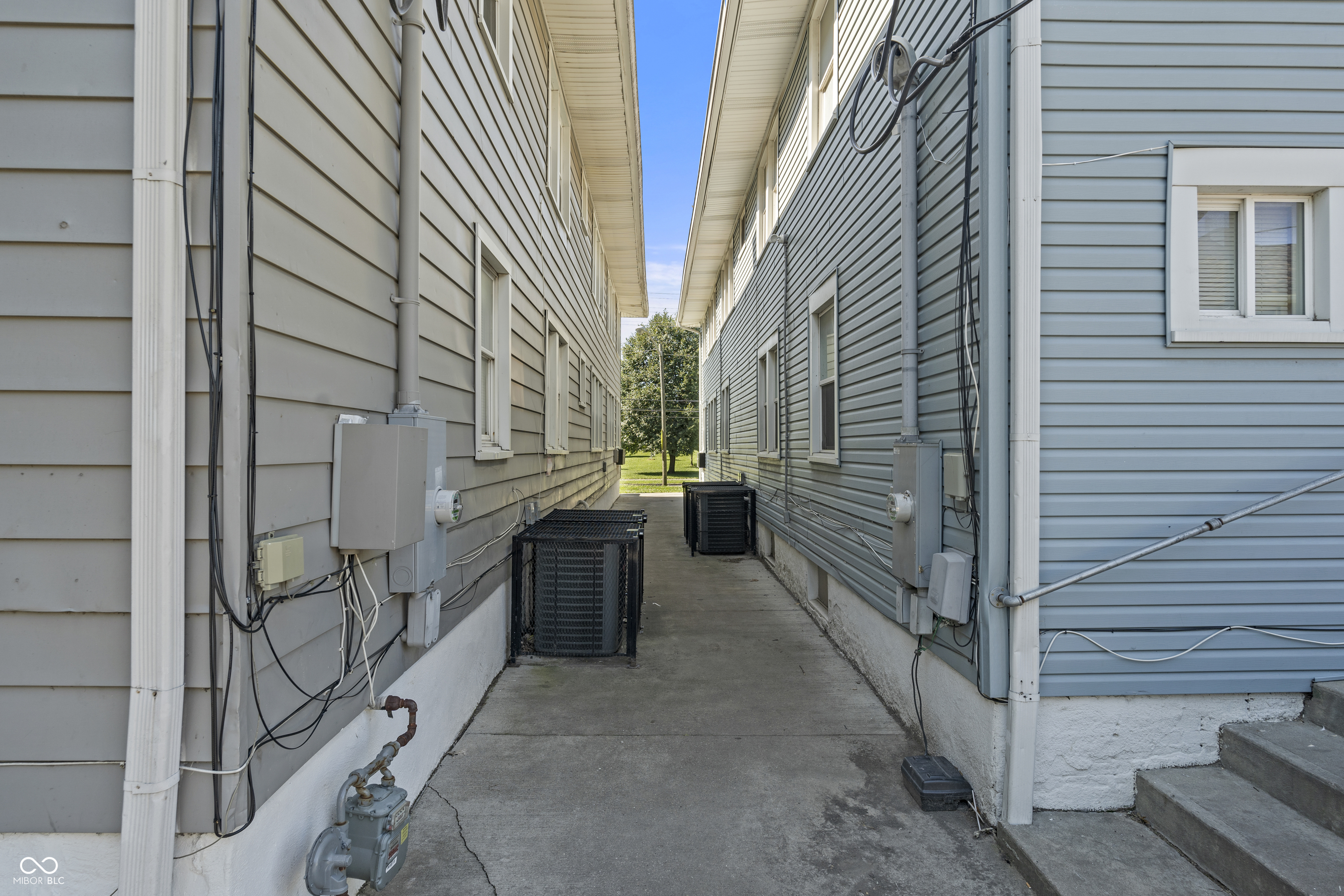 2012 E Washington Street, Indianapolis, IN, 46201 photo 4 of 33