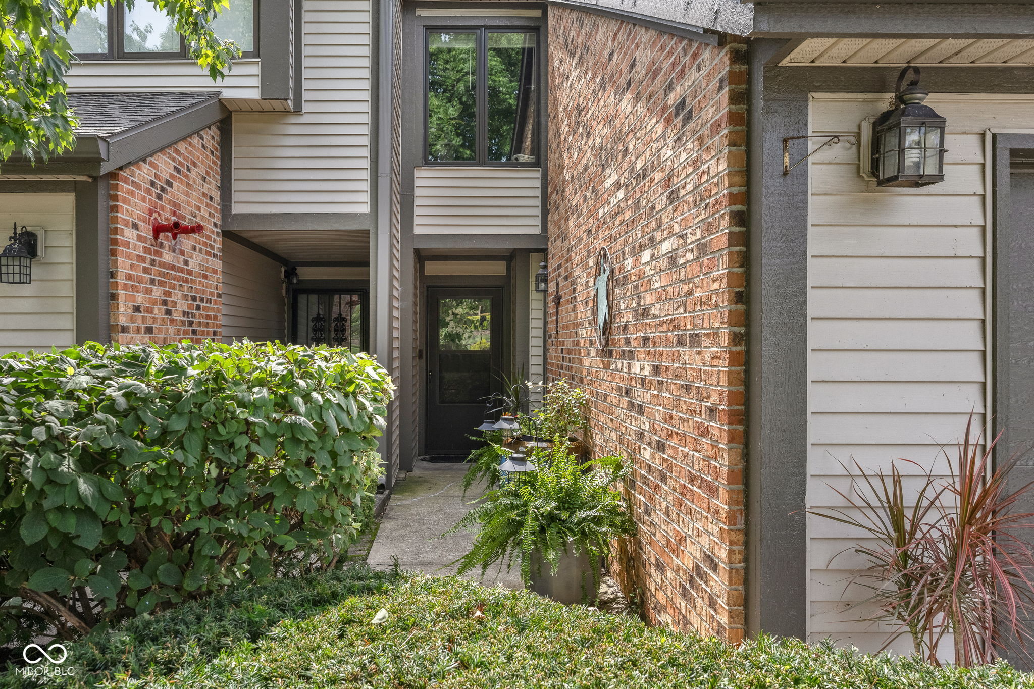 8094 Shorewalk Drive, Indianapolis, IN, 46236 photo 4 of 49