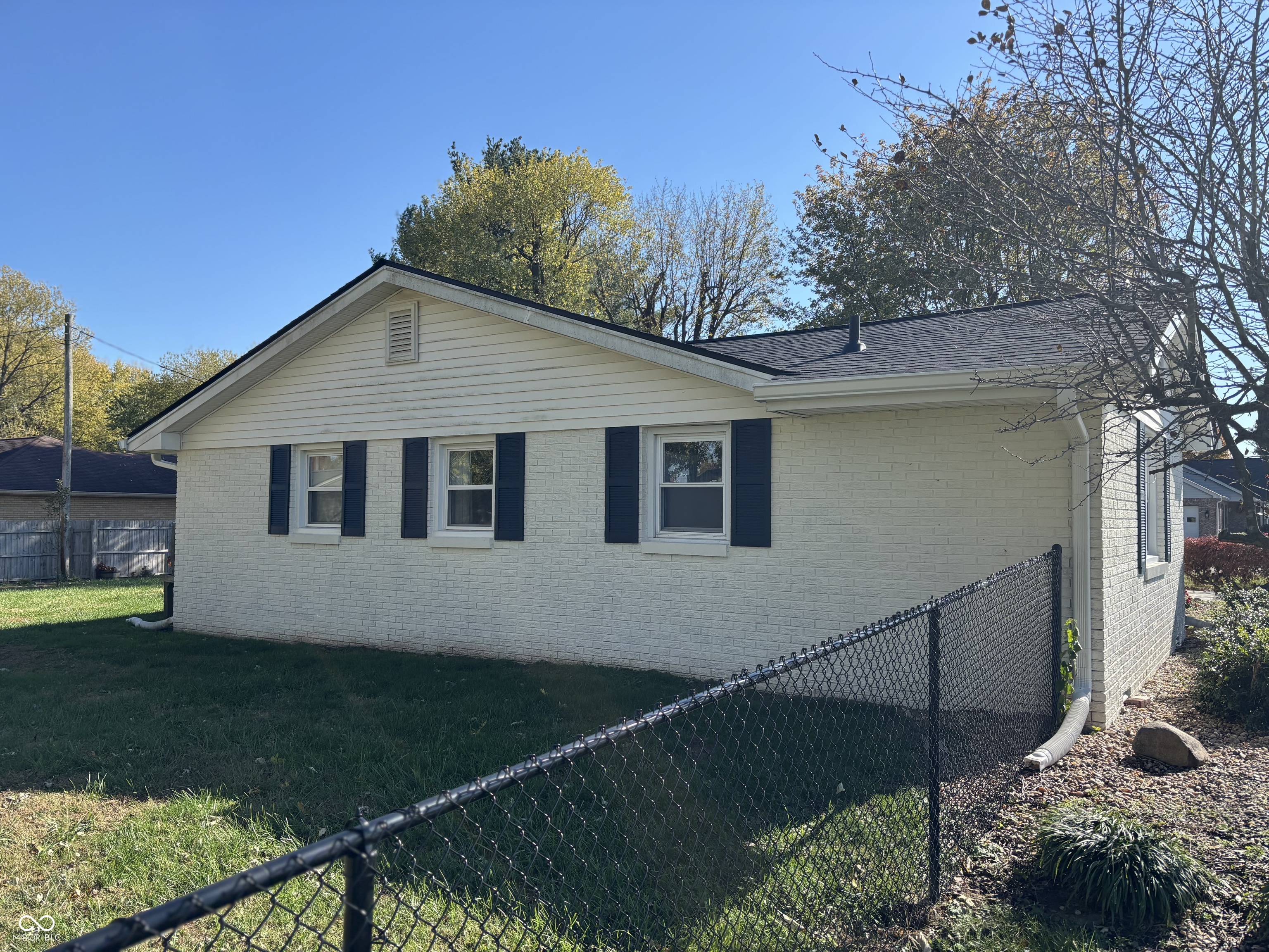 7261 S 250 E, Columbus, IN, 47201 photo 4 of 42