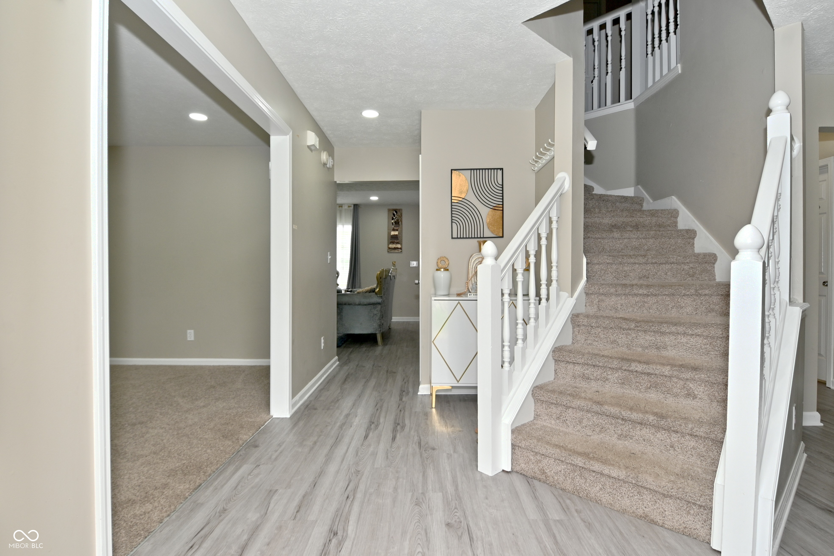 10397 Hillsborough Drive, Fishers, IN, 46037 photo 4 of 77
