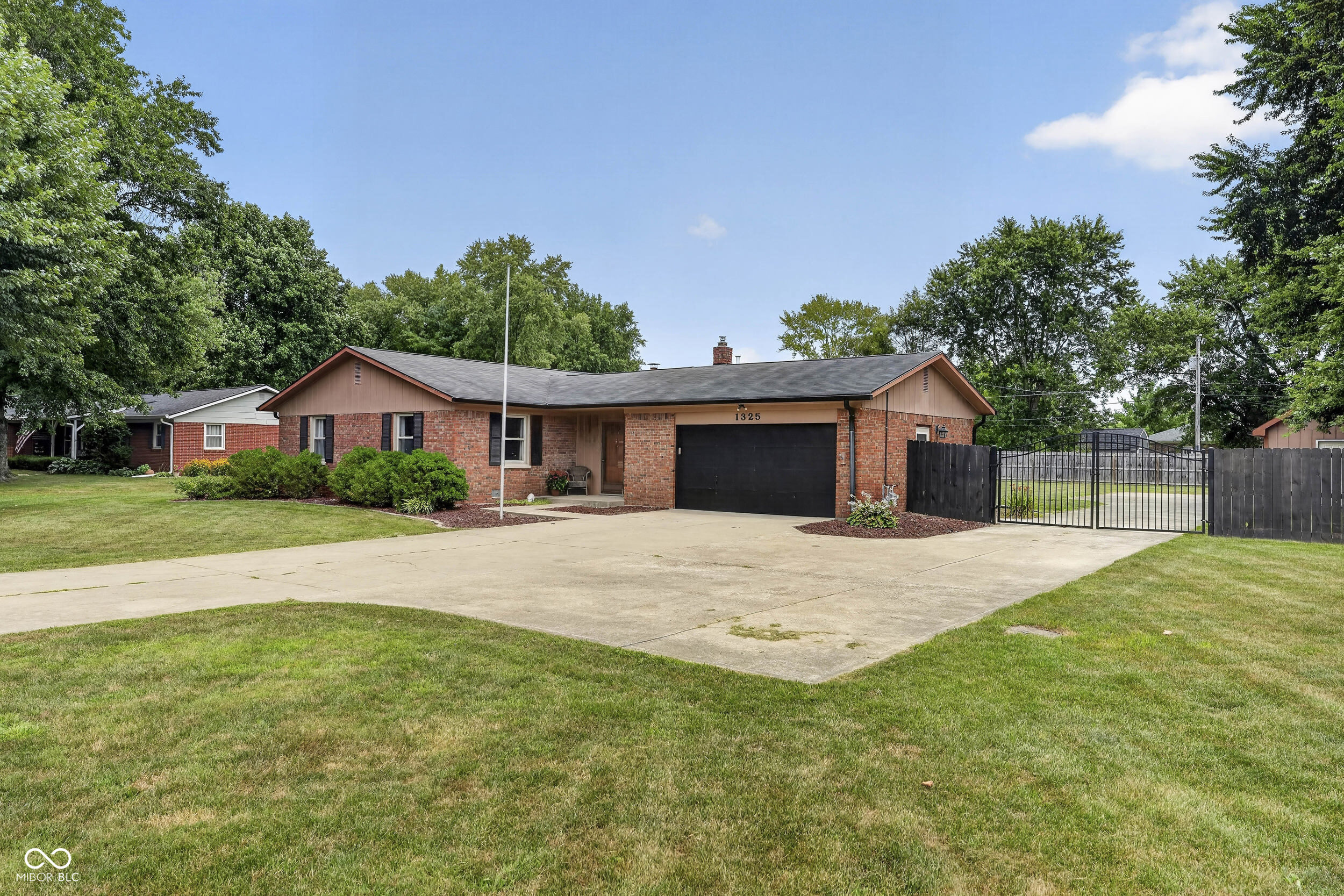 1325 N County Road 475 Road E, Avon, IN, 46123 photo 4 of 47