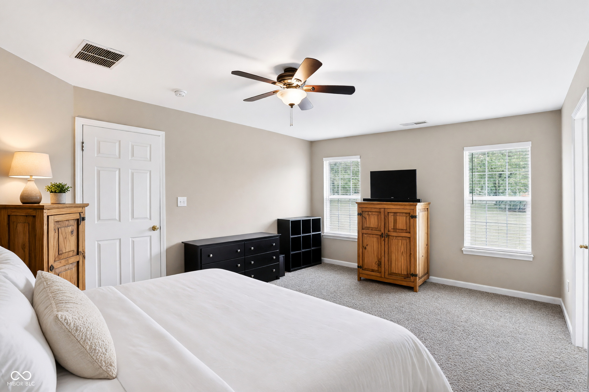 4317 W Summerhaven Drive, New Palestine, IN, 46163 photo 4 of 20