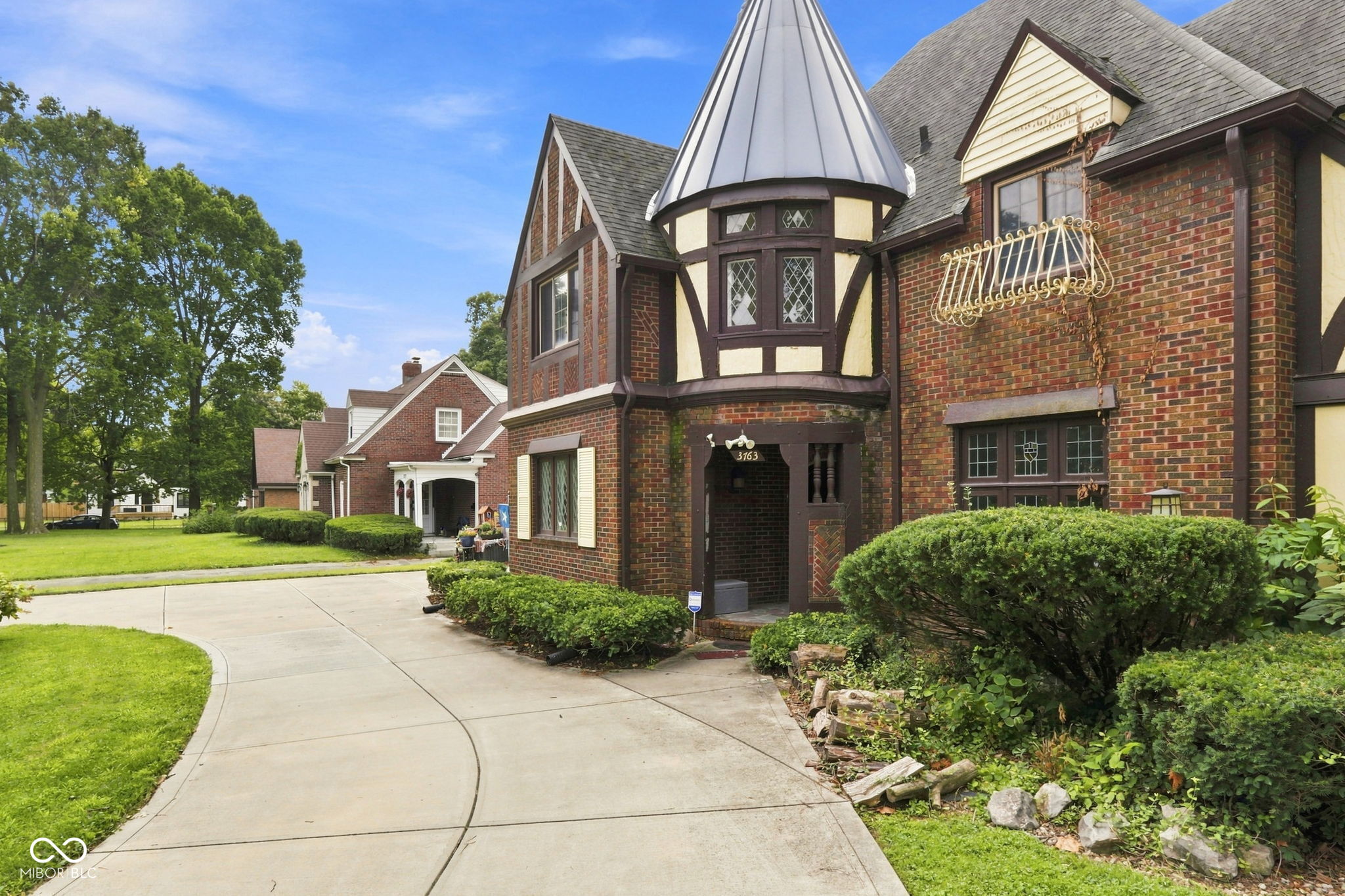 3763 Watson Road, Indianapolis, IN, 46205 photo 4 of 78