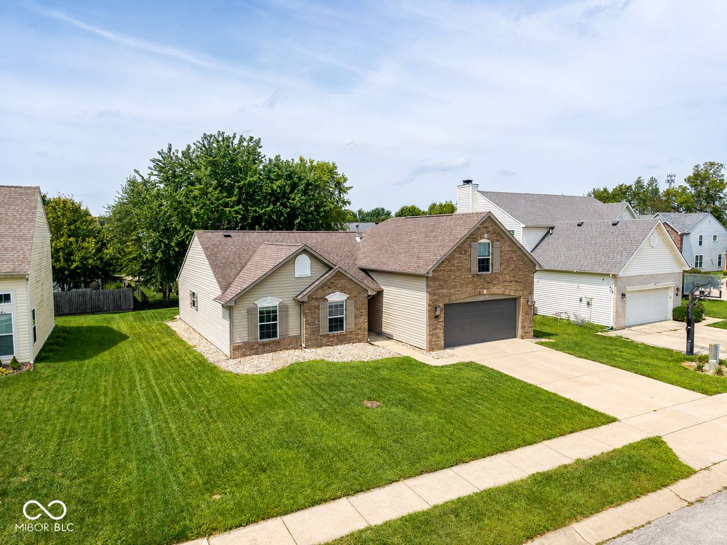 8314 Alcona Drive, Indianapolis, IN, 46237 photo 4 of 25