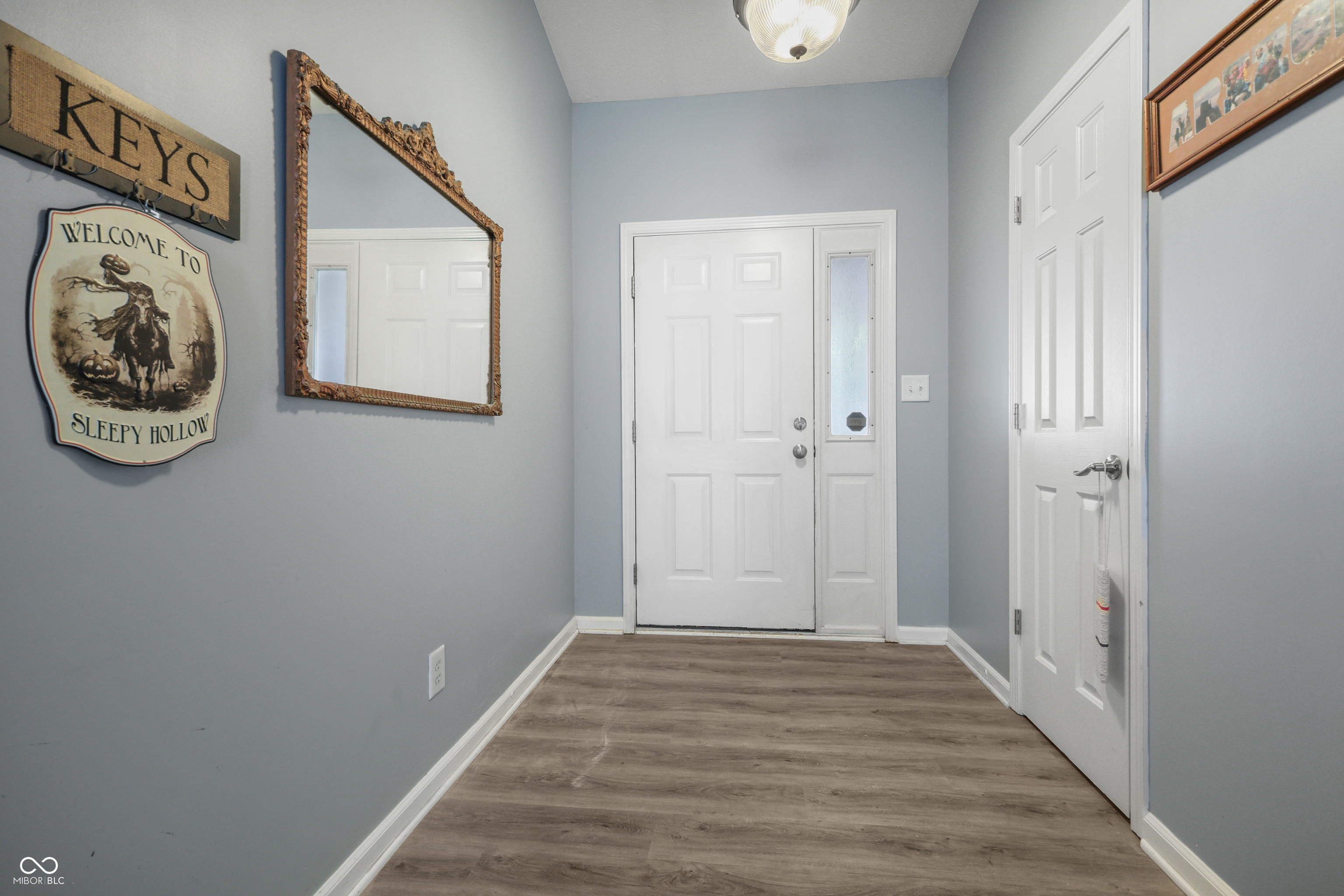 3207 Knobstone Lane, Indianapolis, IN, 46203 photo 4 of 28
