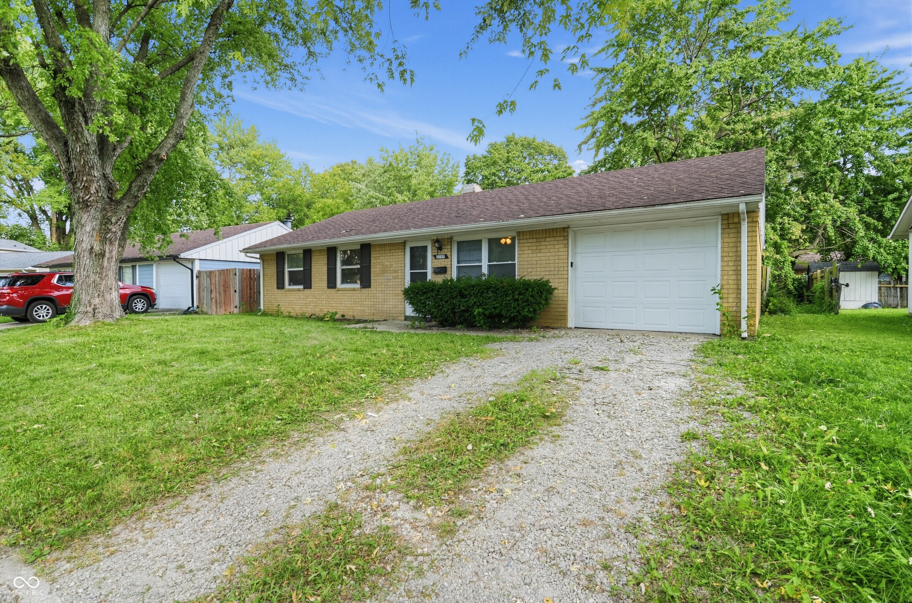 3707 N Brentwood Avenue, Indianapolis, IN, 46235 photo 4 of 31