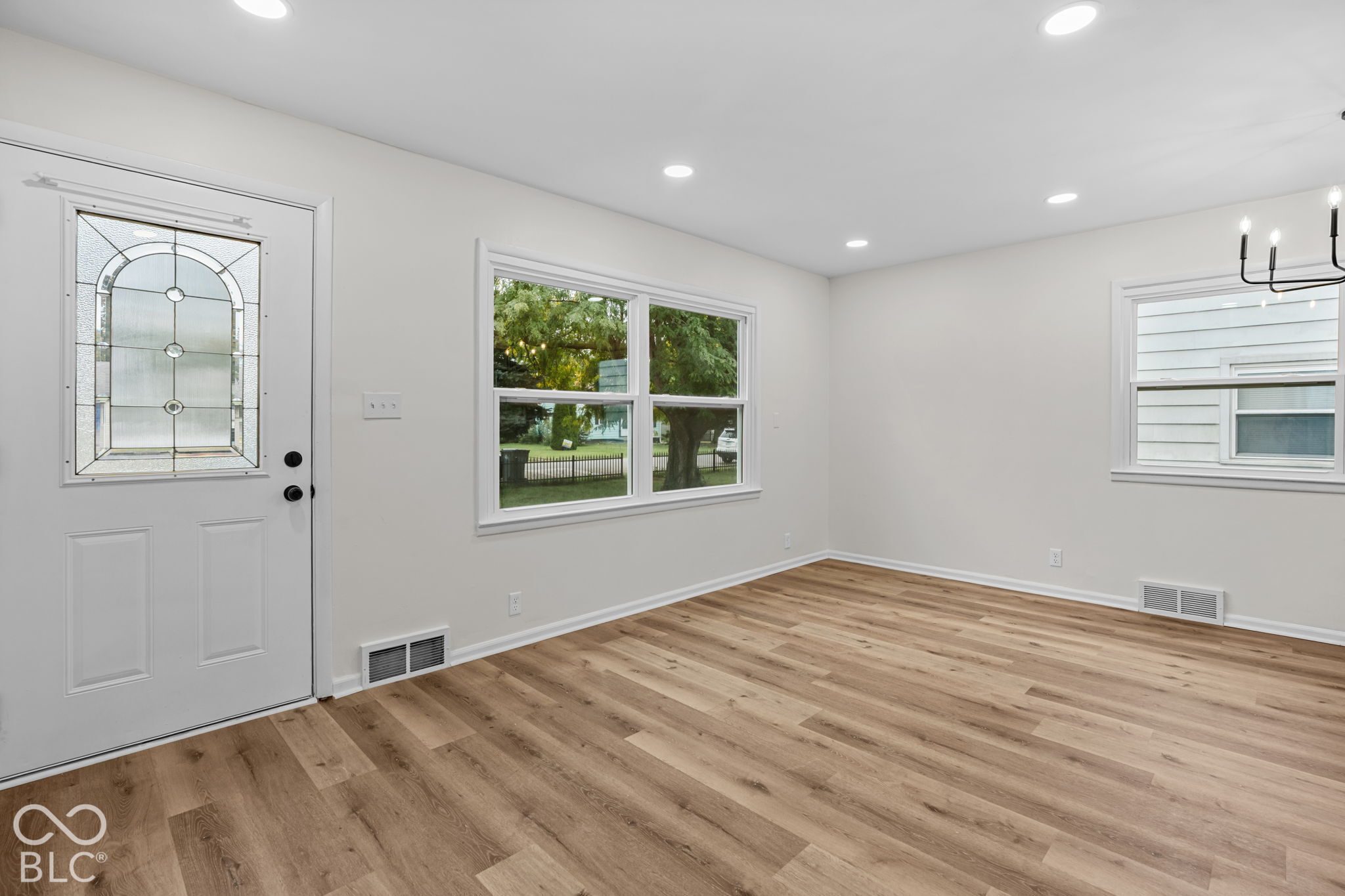 618 S Butler Avenue, Indianapolis, IN, 46219 photo 4 of 33