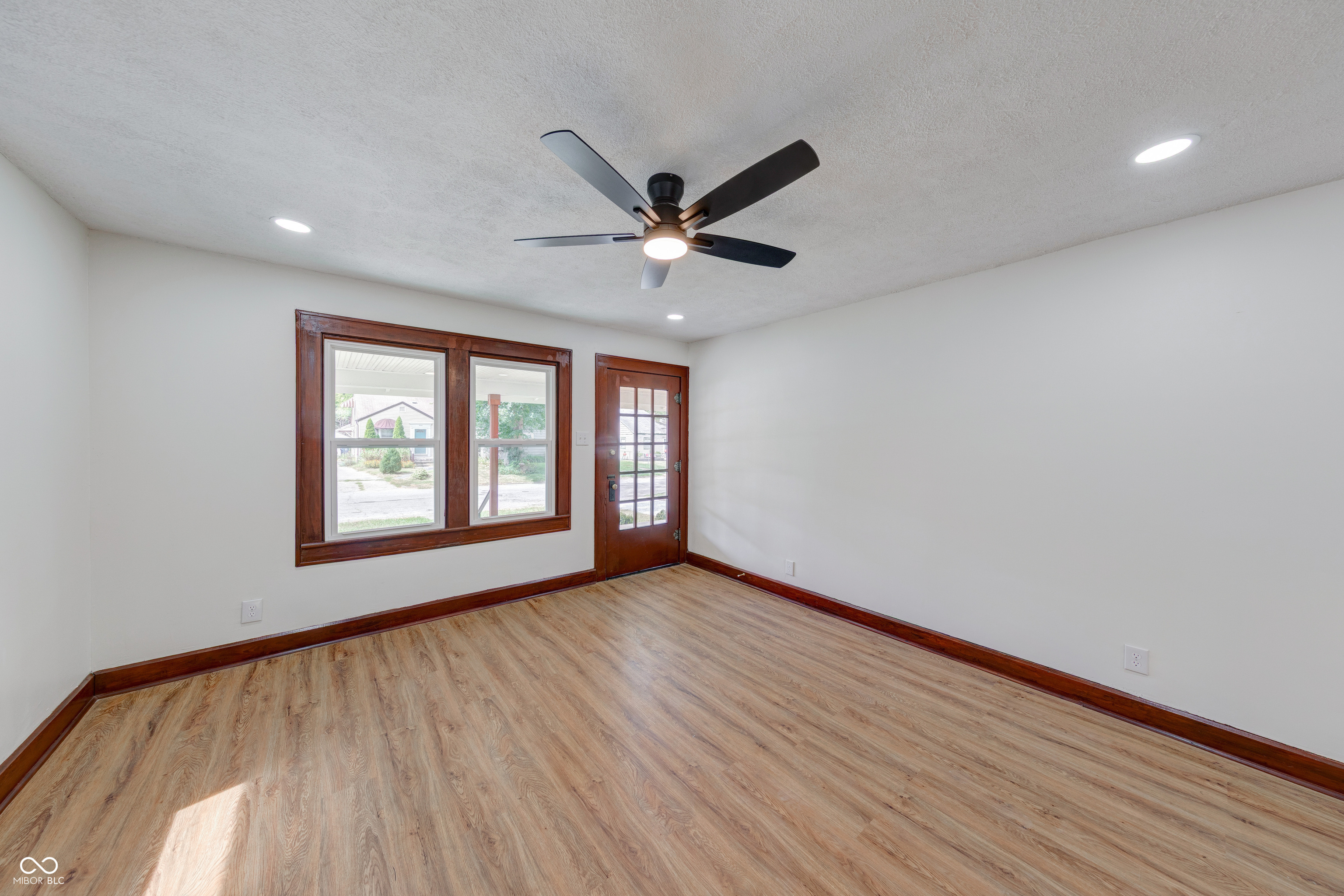 5153 Kingsley Drive, Indianapolis, IN, 46205 photo 4 of 32