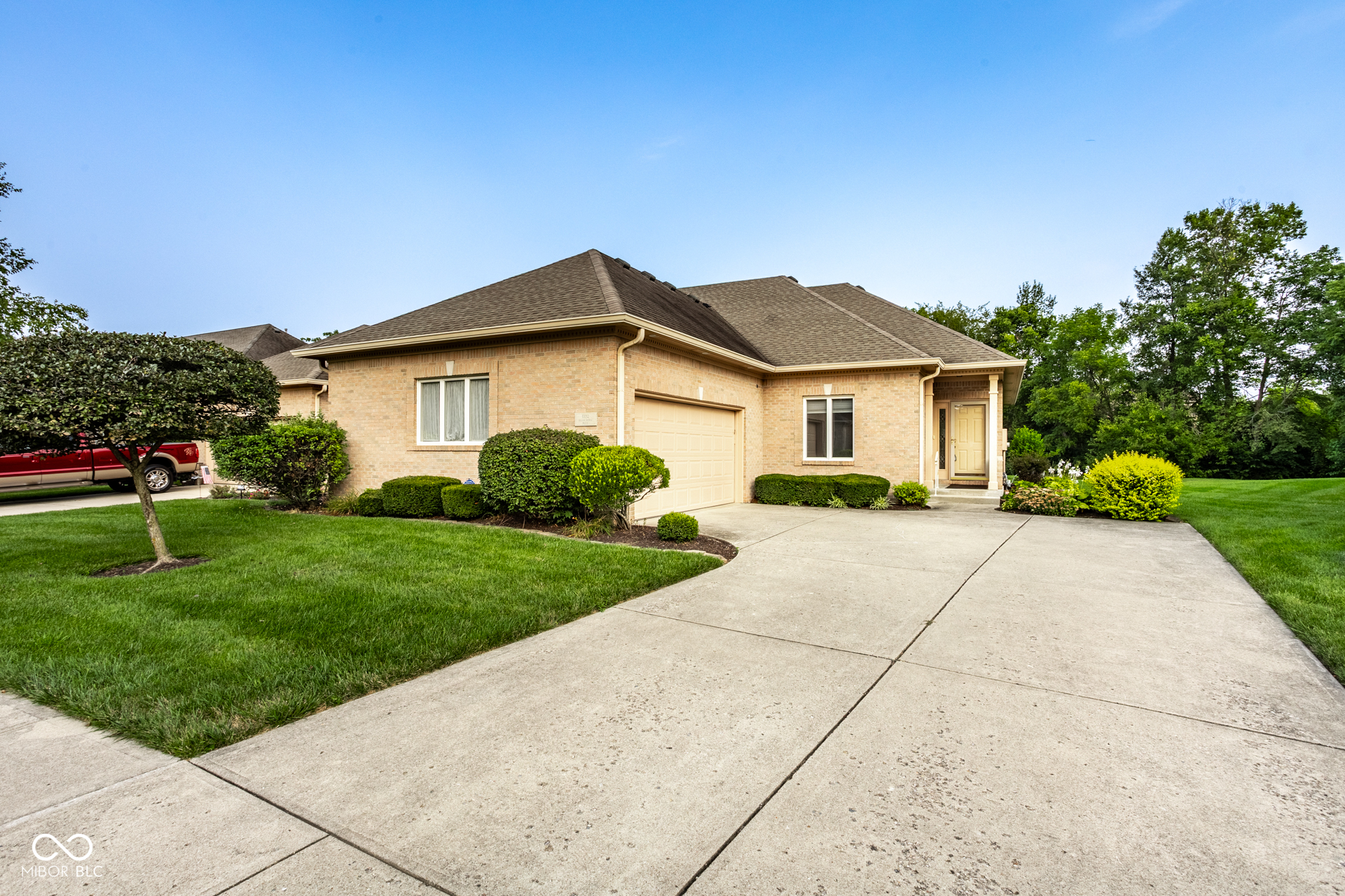 1392 Heron Ridge, Greenwood, IN, 46143 photo 4 of 31