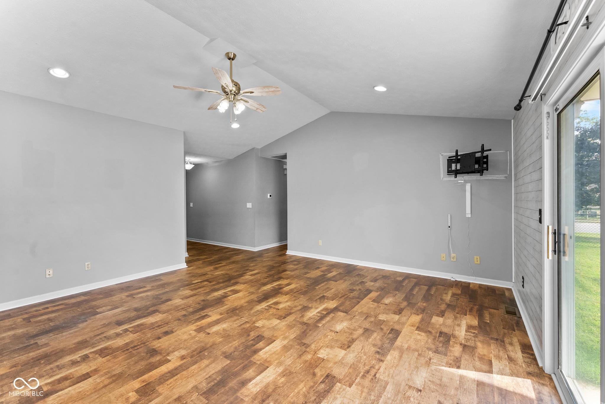802 Allendale Drive, Seymour, IN, 47274 photo 4 of 29