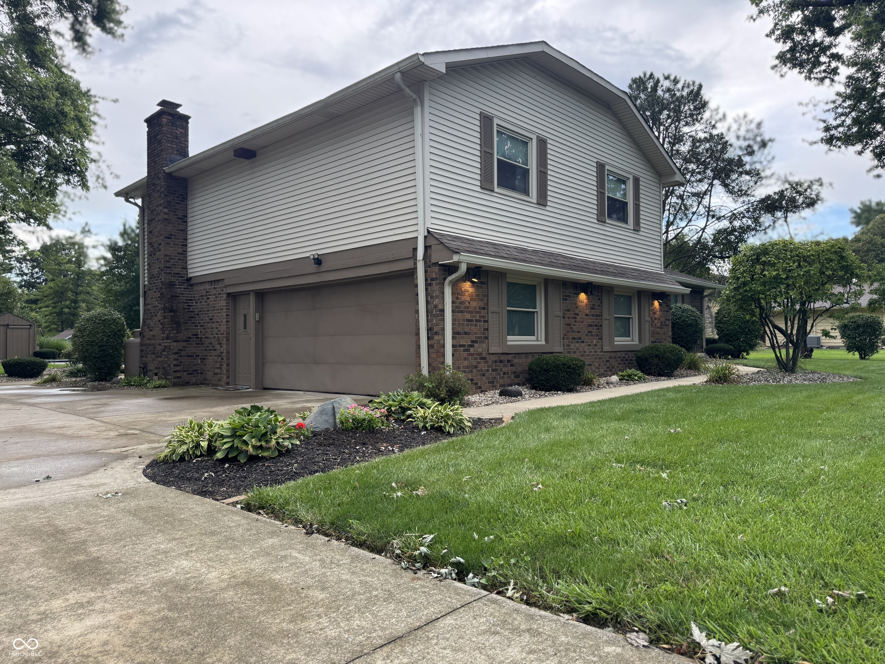 204 S Oak Boulevard Drive, Greenfield, IN, 46140 photo 4 of 28