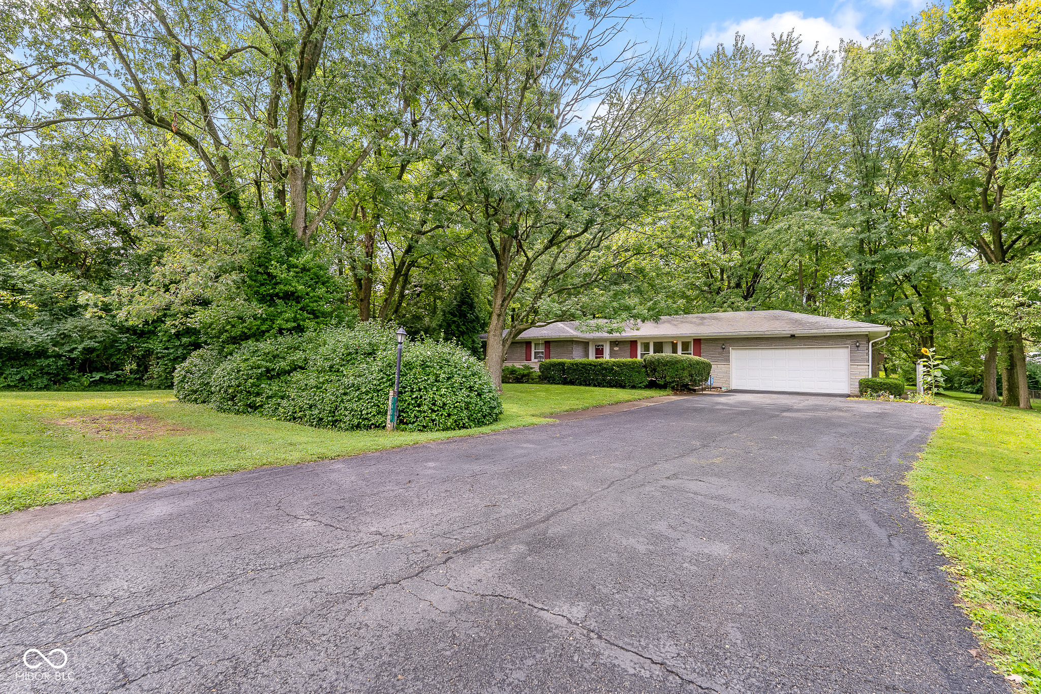 3409 McLaughlin Street, Indianapolis, IN, 46227 photo 4 of 57