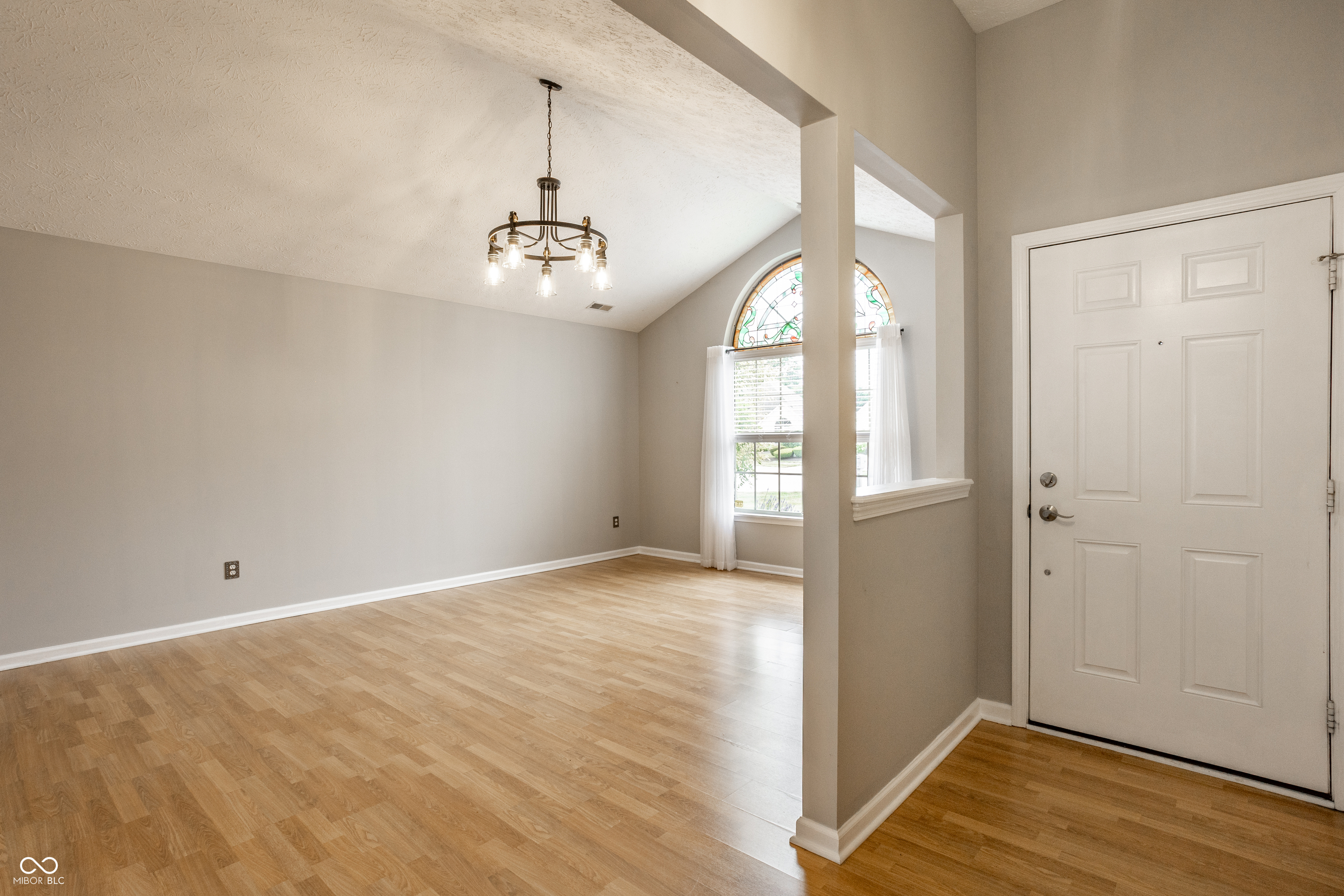 1746 Stonewall Circle, Greenfield, IN, 46140 photo 4 of 35