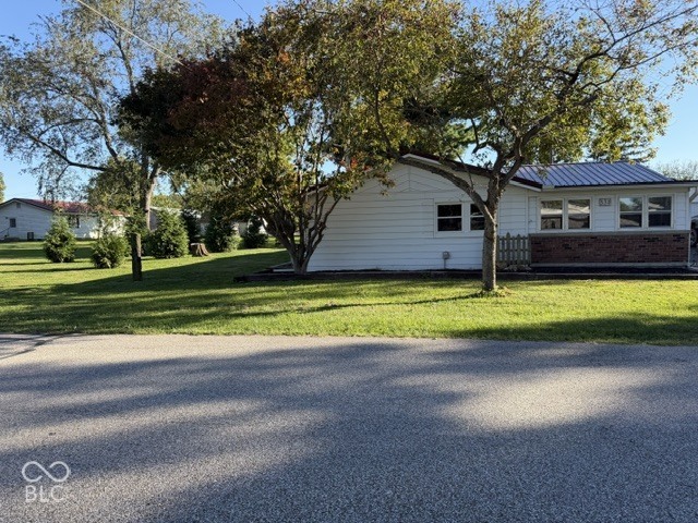 336 E Wilkison, Montezuma, IN, 47862 photo 4 of 27