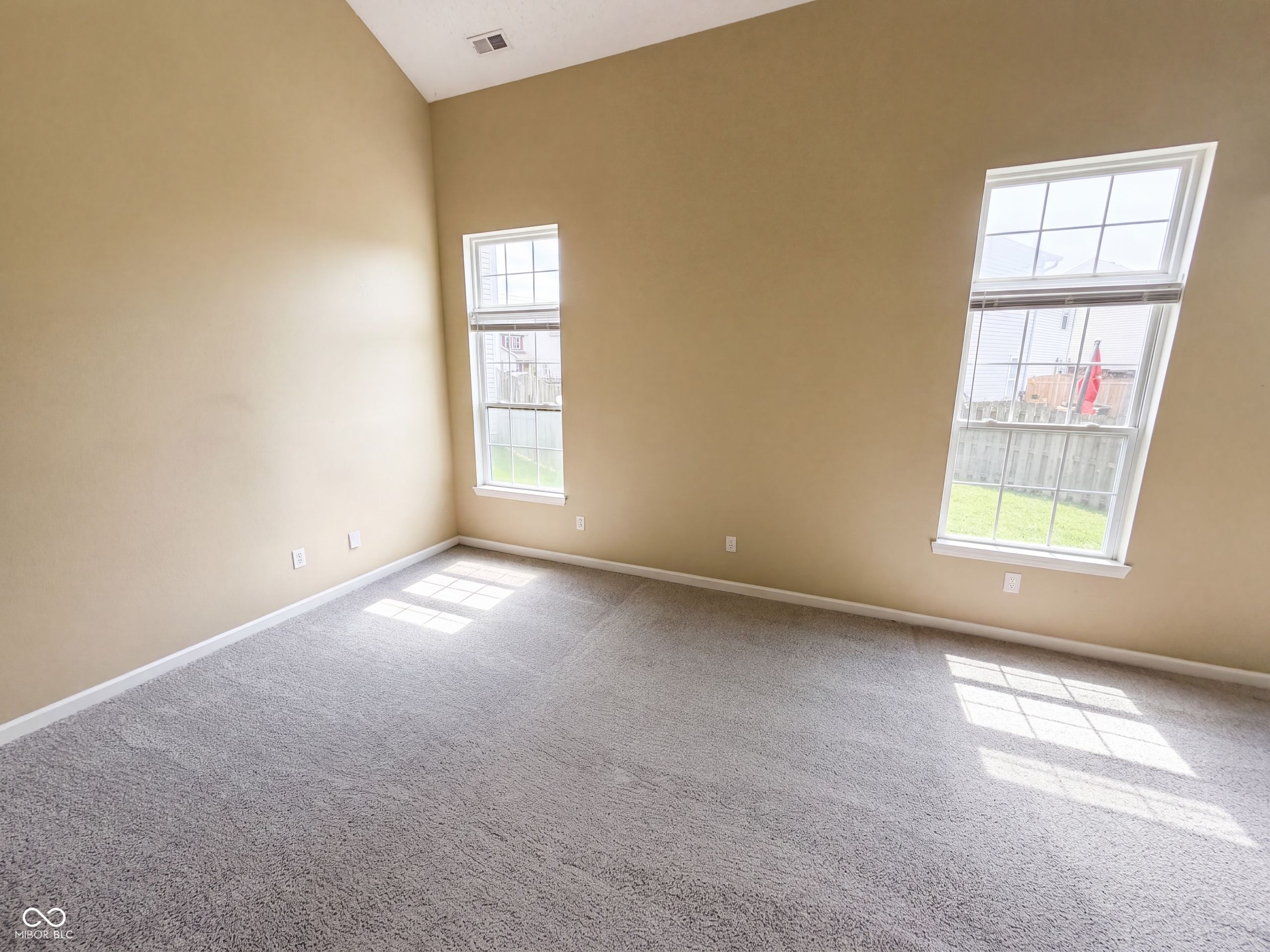 11307 Narrowleaf Drive, Indianapolis, IN, 46235 photo 4 of 33