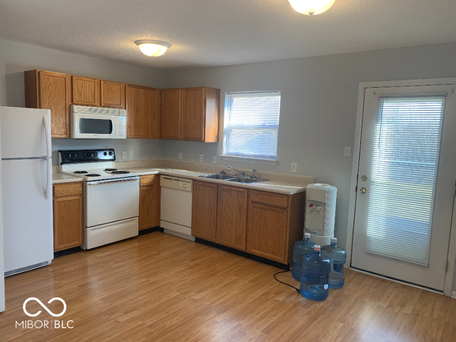 2043 Orchid Bloom Drive, Indianapolis, IN, 46231 photo 4 of 19