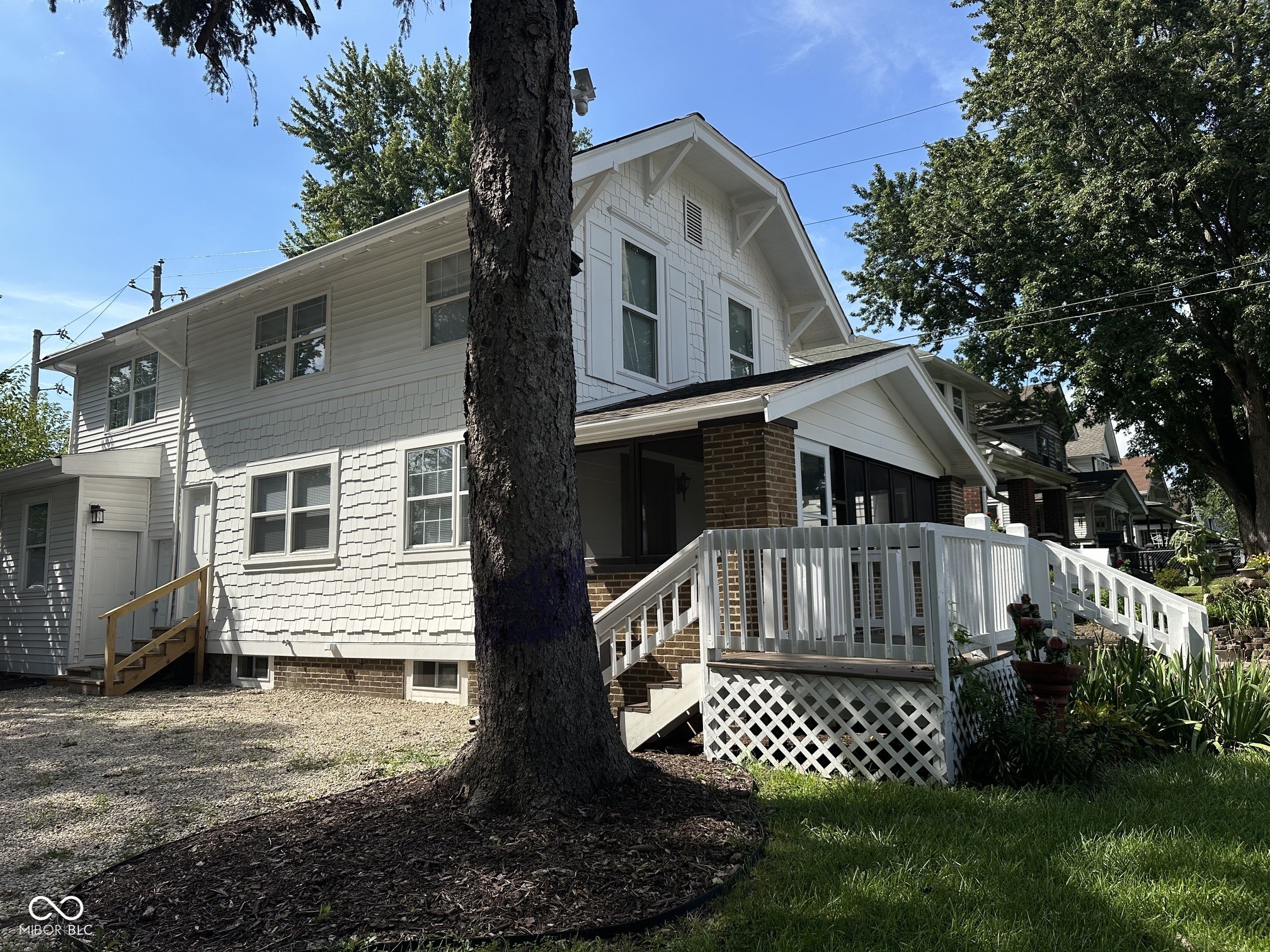 20 N Kealing, Indianapolis, IN, 46201 photo 4 of 33