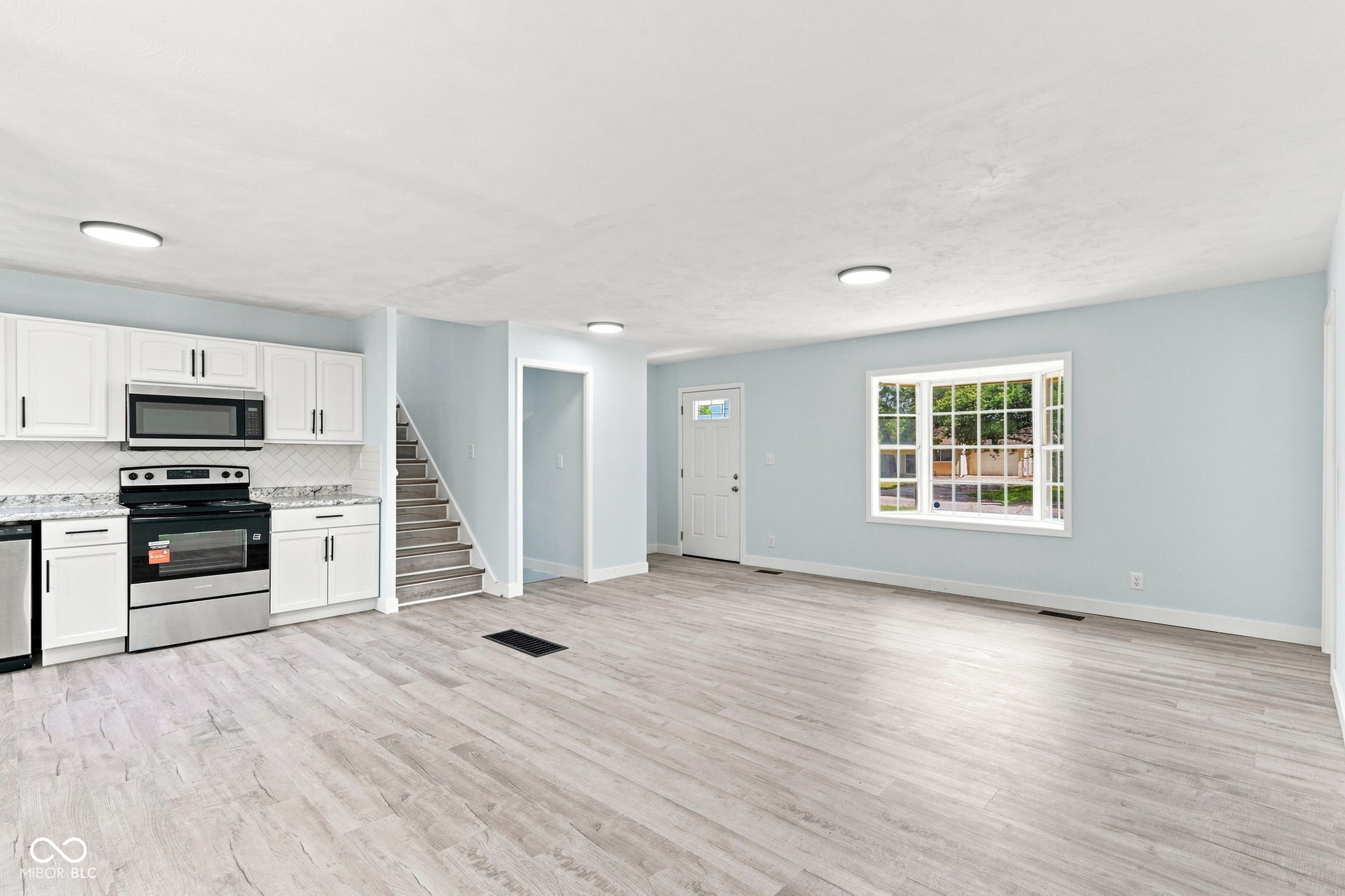 3570 Decamp Drive, Indianapolis, IN, 46226 photo 4 of 28