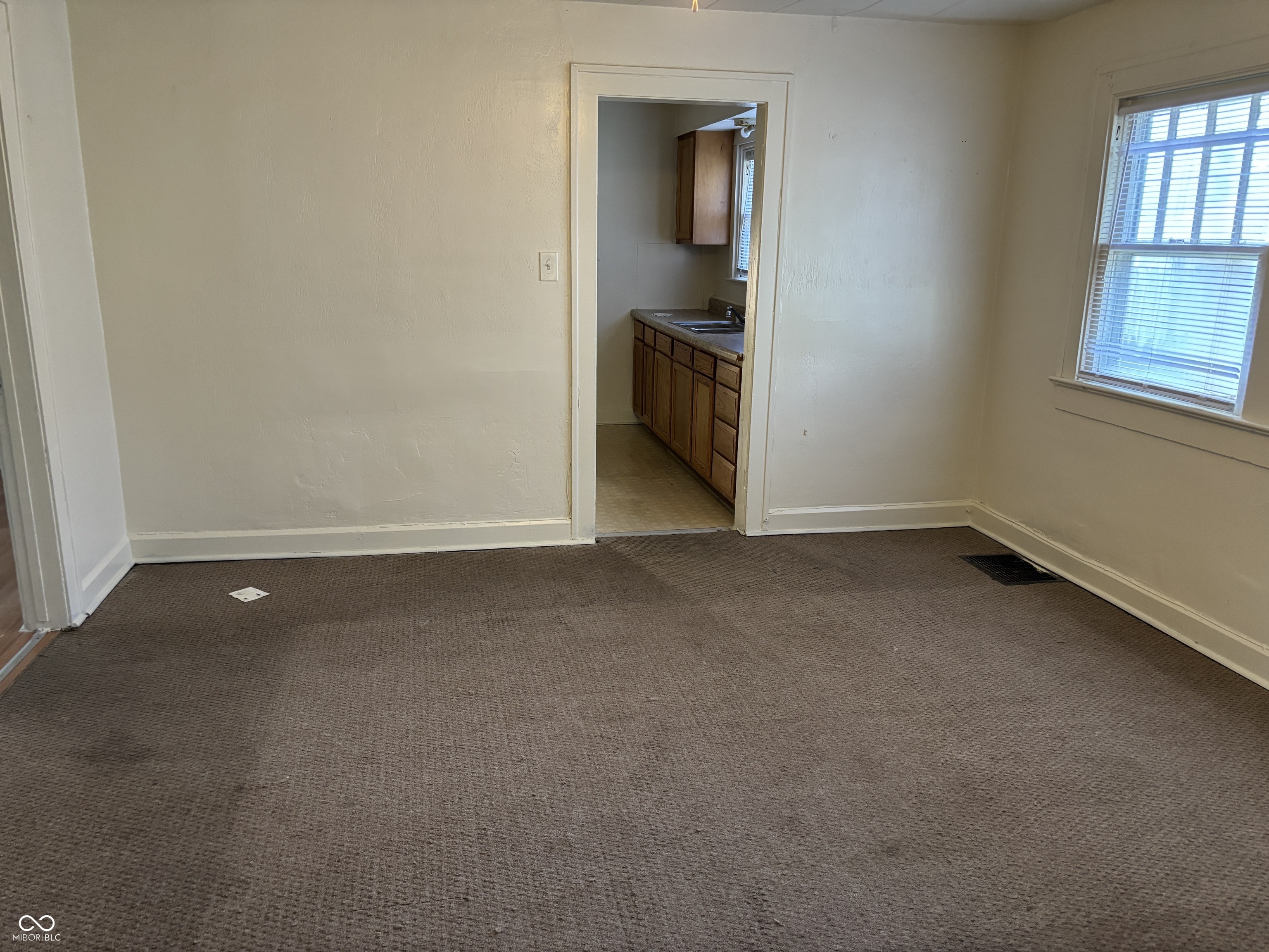 2131 N Dequincy Street, Indianapolis, IN, 46218 photo 4 of 22