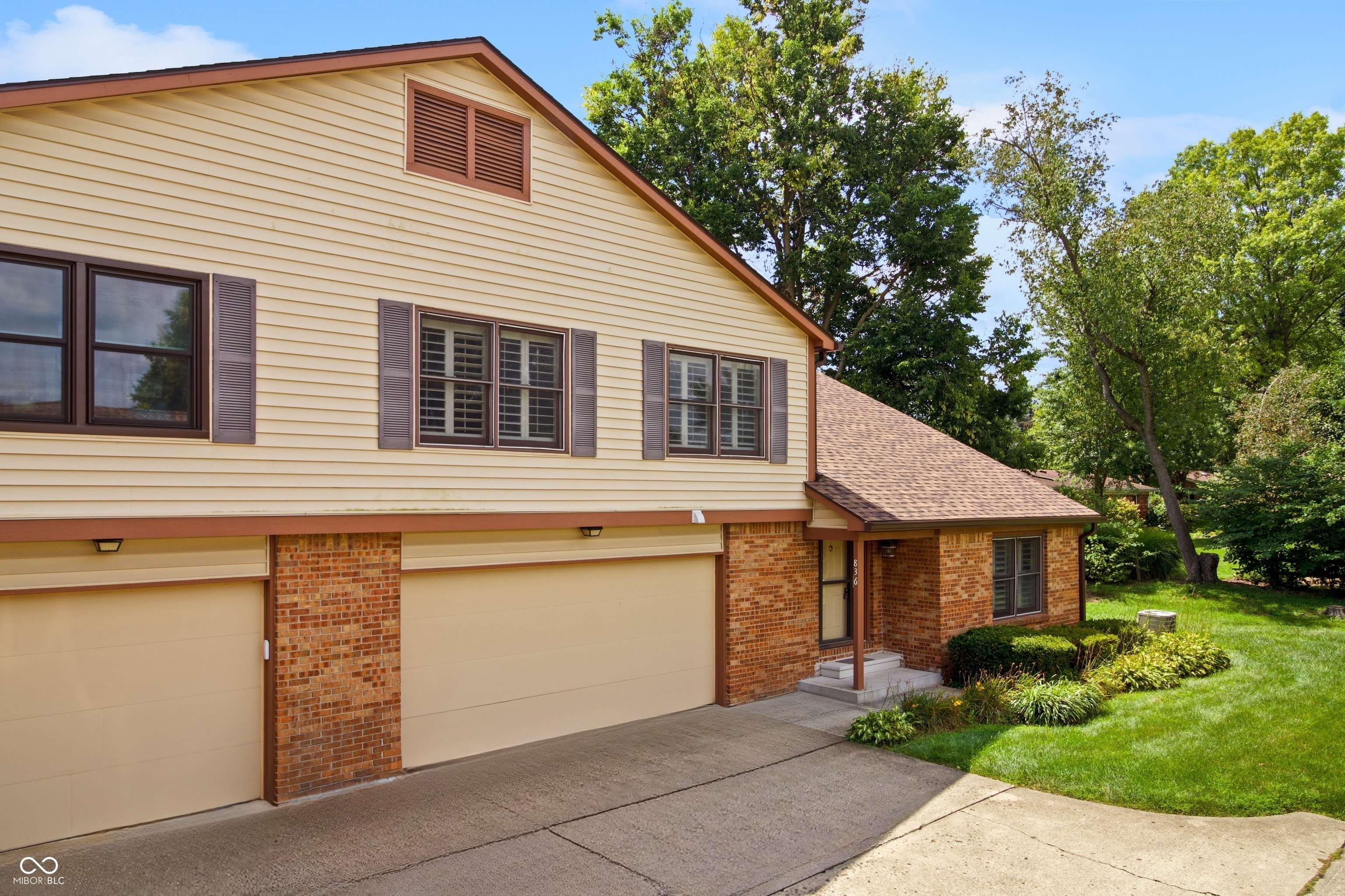 836 Chapel Pines Drive W, Indianapolis, IN, 46234 photo 4 of 32