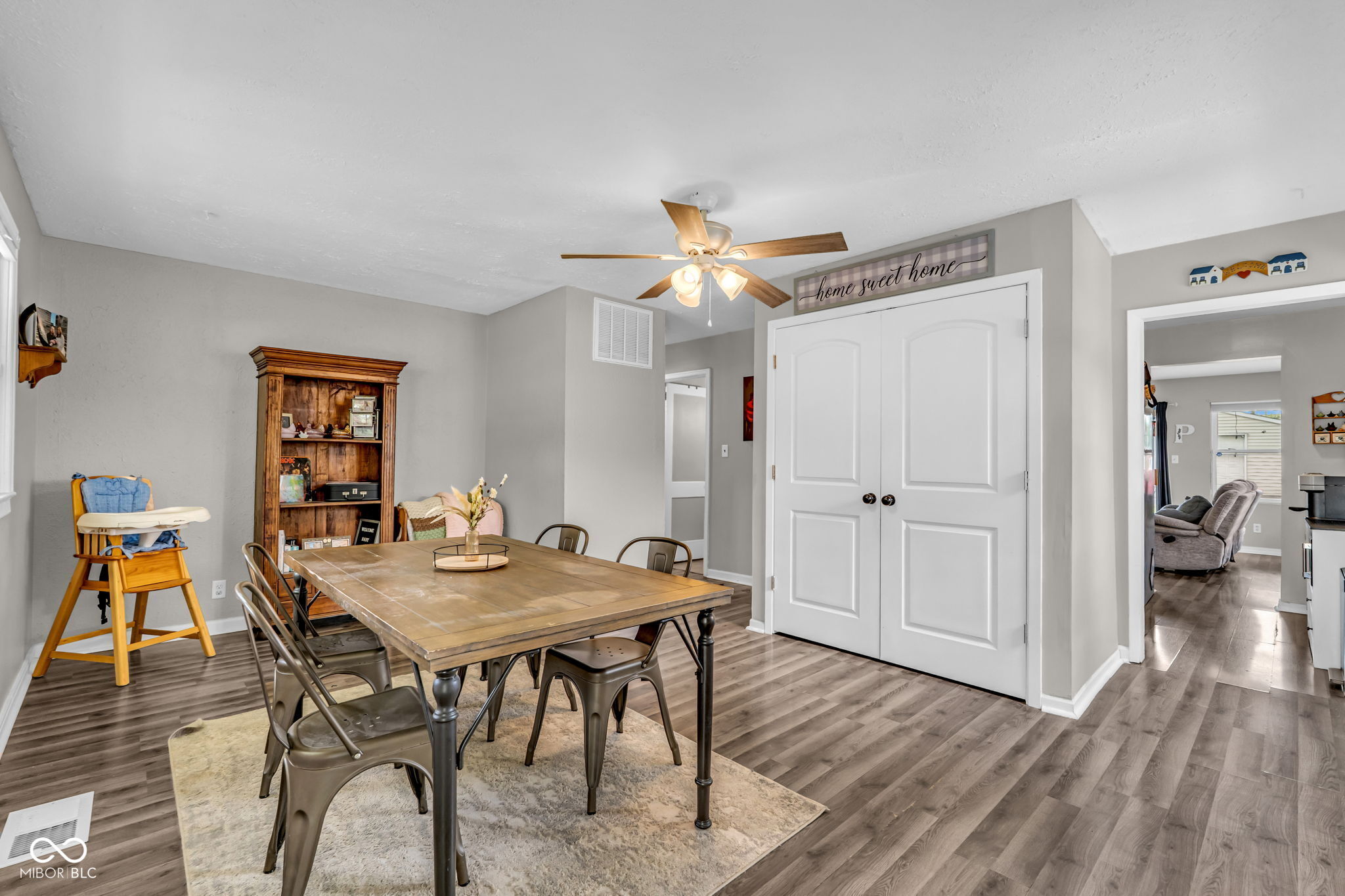 8045 Harrison Drive, Indianapolis, IN, 46226 photo 4 of 38