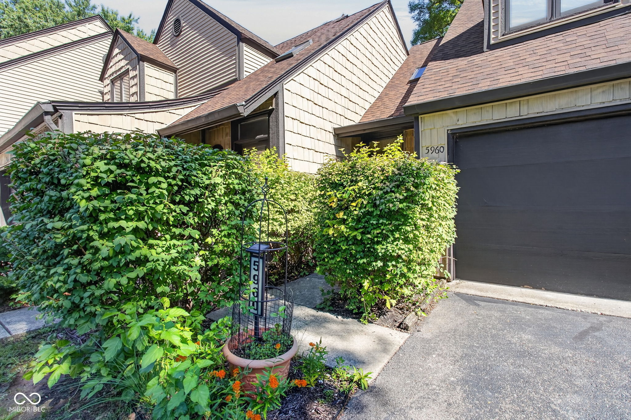 5960 Highgate Circle E, Indianapolis, IN, 46250 photo 4 of 36