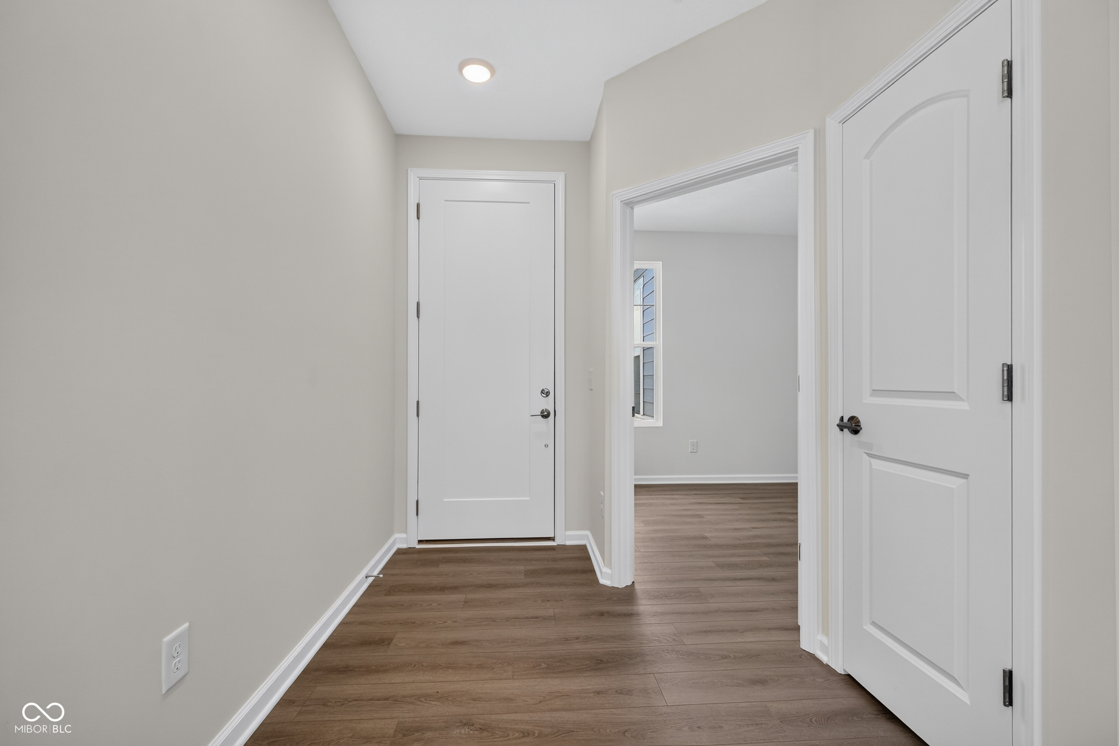 3200 Balsamroot Drive, Greenwood, IN, 46143 photo 4 of 61